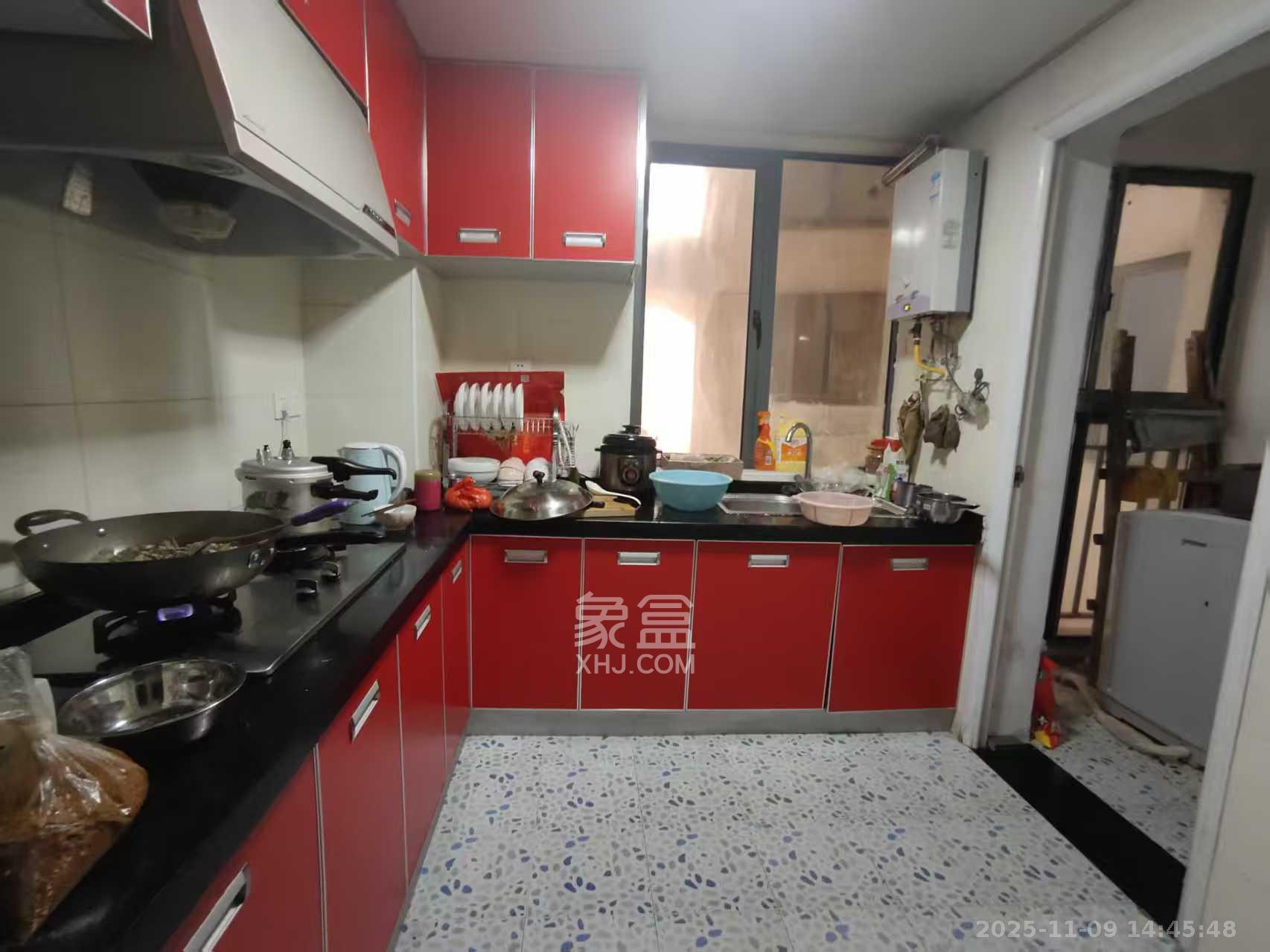 卓越蔚蓝海岸二期  2室2厅1卫    2000.0元/月室内图