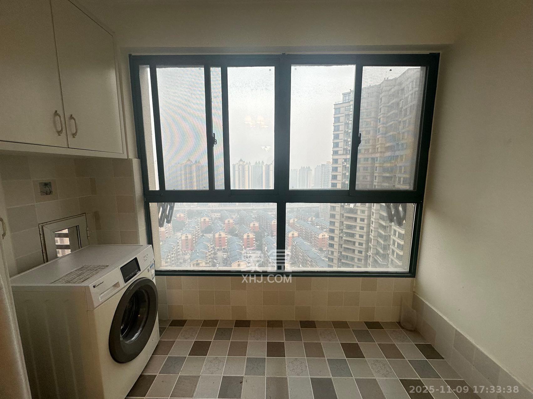 维一星城原山苑  3室2厅1卫    2200.0元/月室内图