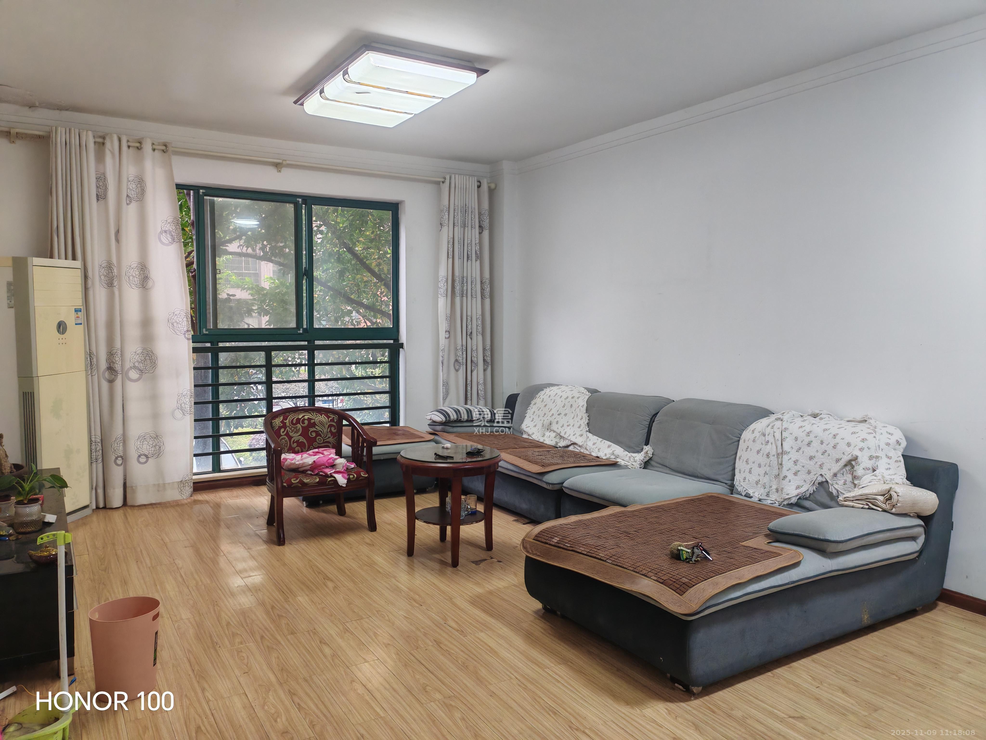 华盛世纪新城 4室1厅1卫 2800.0元/月 华盛世纪新城 4室1厅1卫 2800.0元/月室内图