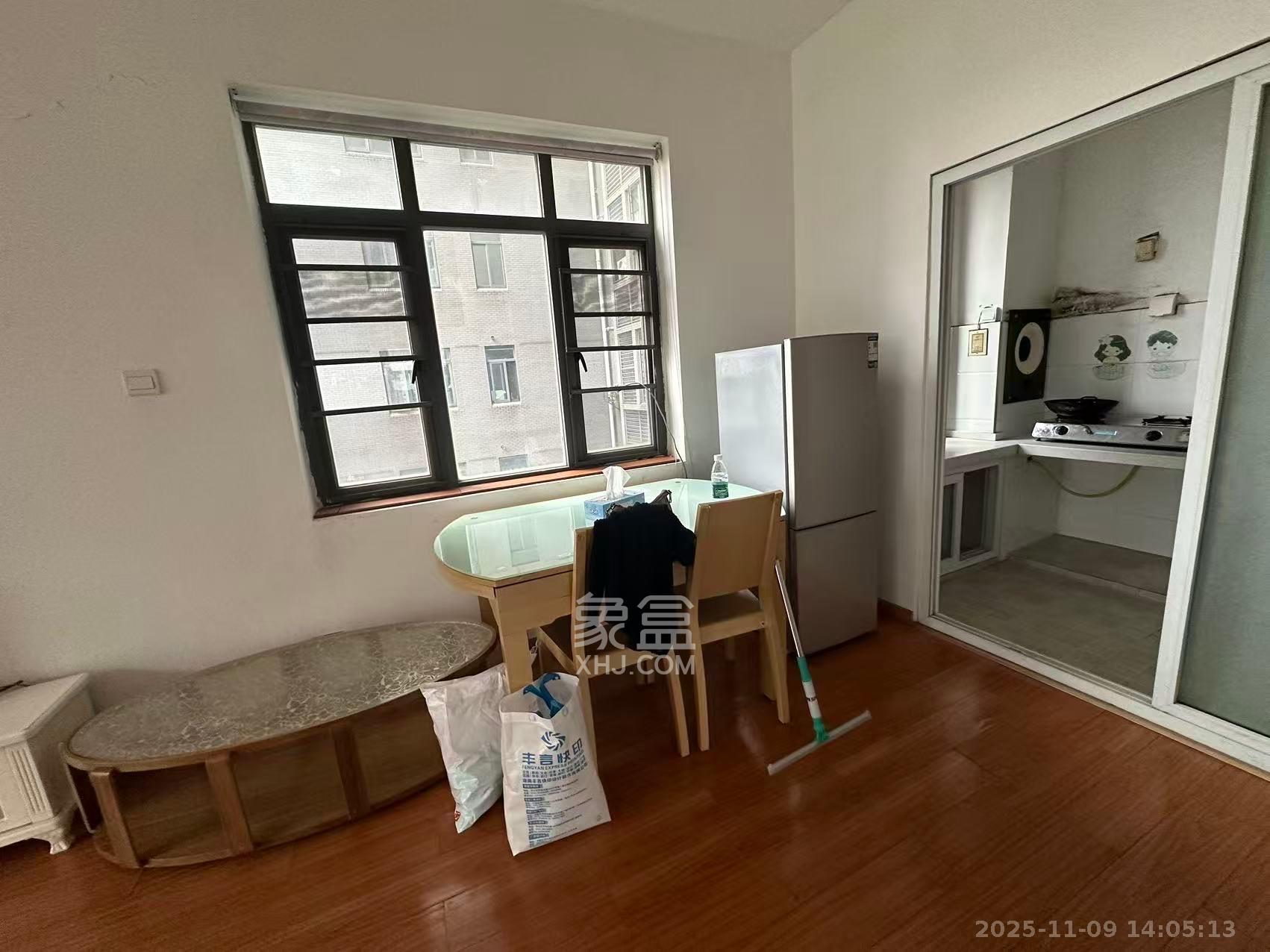 颐和佳园  1室1厅1卫    1700.0元/月室内图