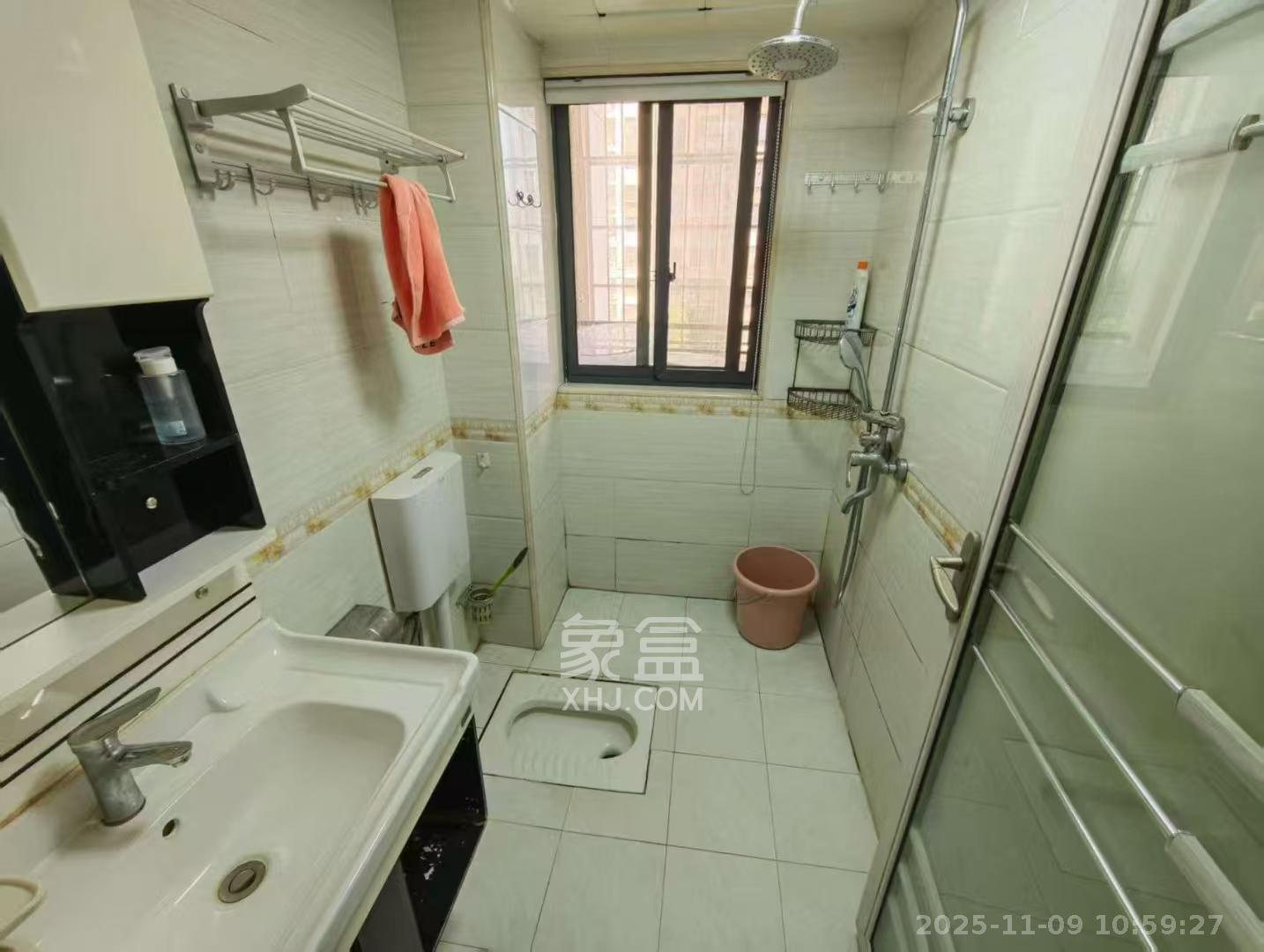 嘉顺苑  3室2厅2卫    2300.0元/月室内图