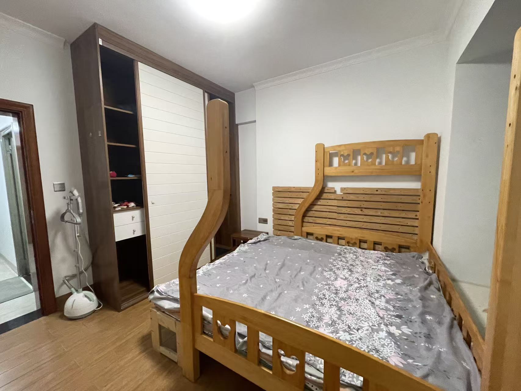 汇水湾  3室2厅2卫    2600.0元/月室内图