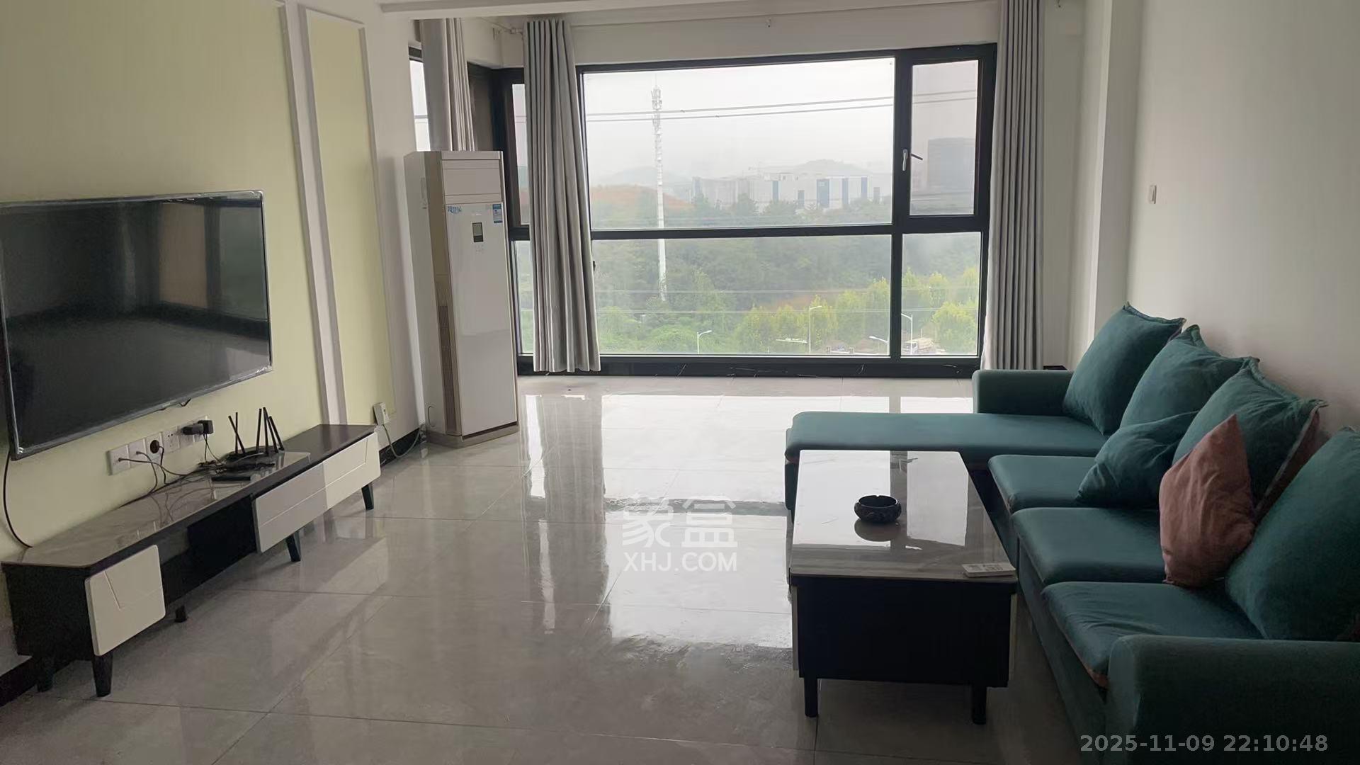 华龙家园（和泰家园）  3室2厅2卫    2000.0元/月