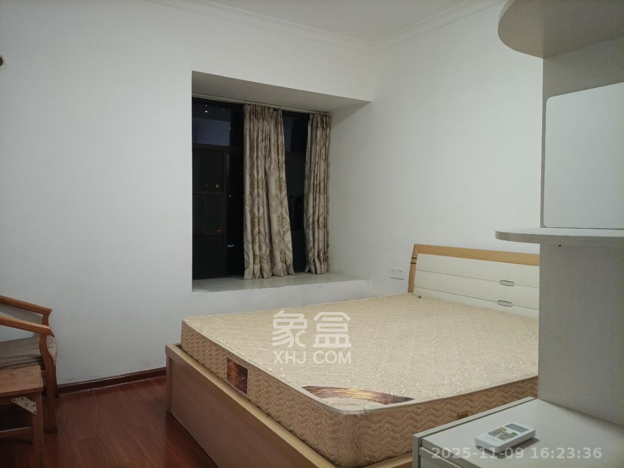 德润小区(丰升德润小区) 3室2厅2卫 2500.0元/月 德润小区(丰升德润小区) 3室2厅2卫 2500.0元/月室内图