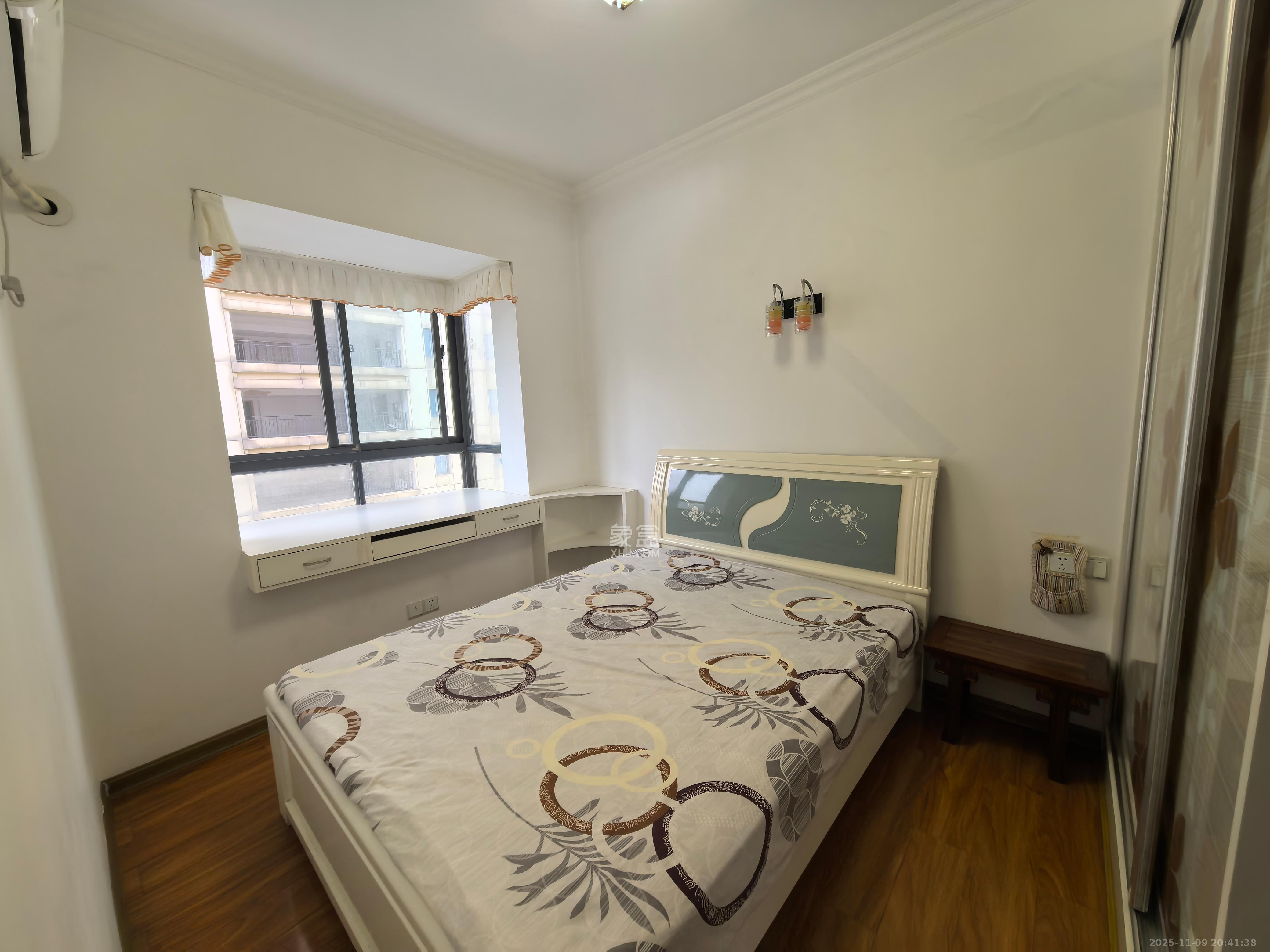 天骄福邸  2室2厅1卫    2400.0元/月室内图