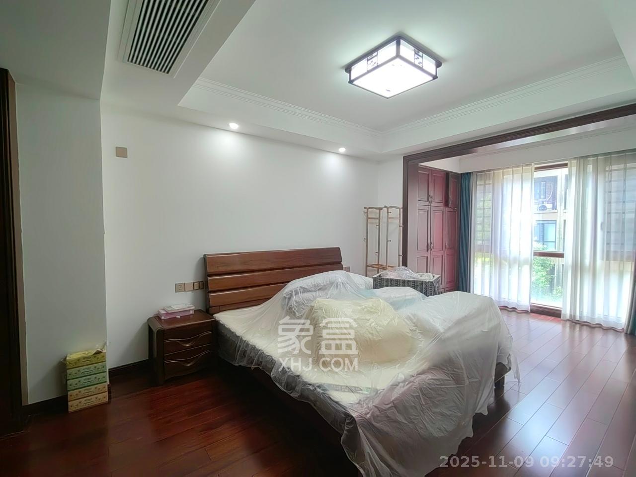 星湖湾二期洋房  4室2厅2卫    4200.0元/月室内图