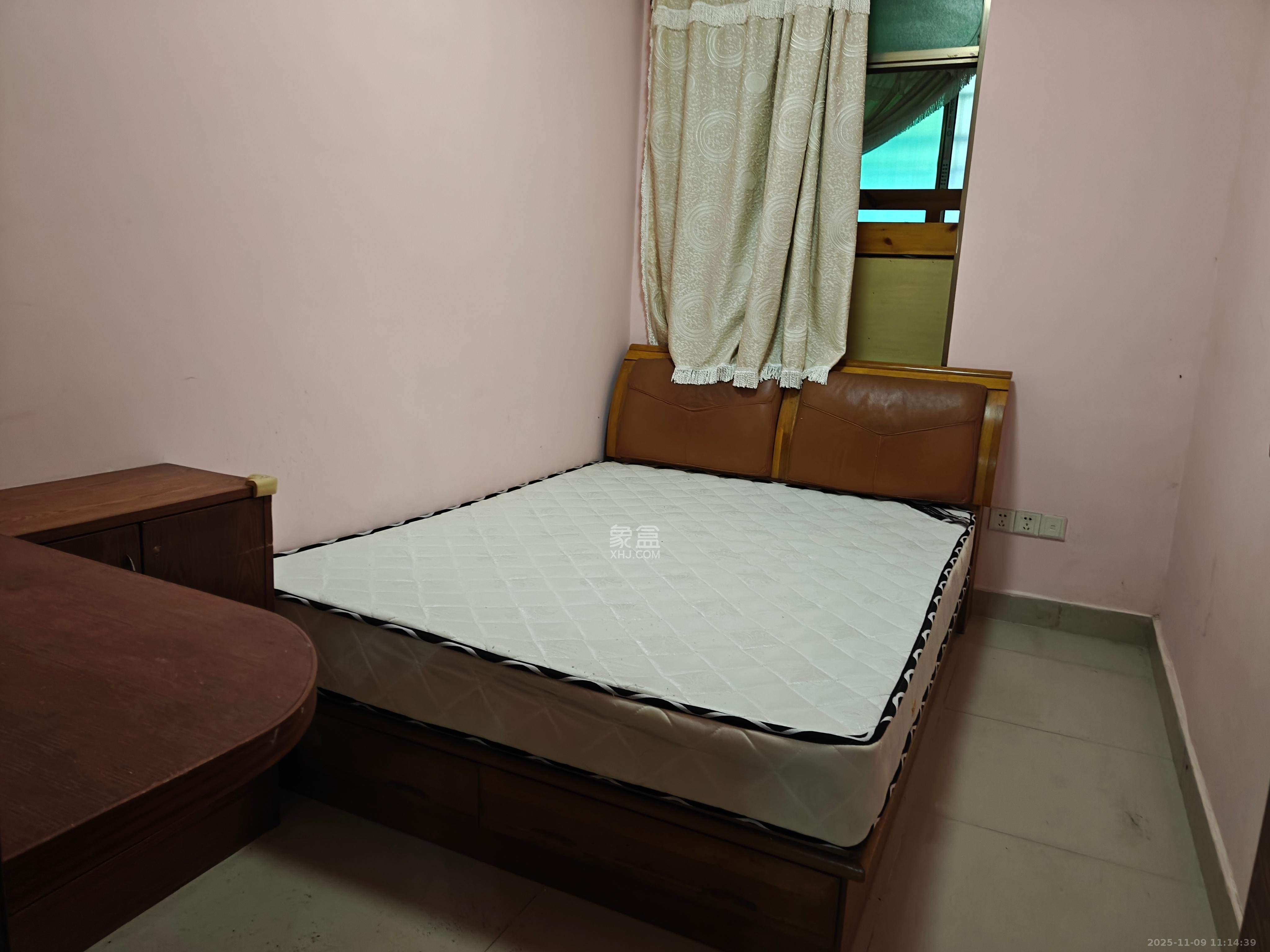 仰天湖1、2村  3室1厅1卫    1800.0元/月室内图