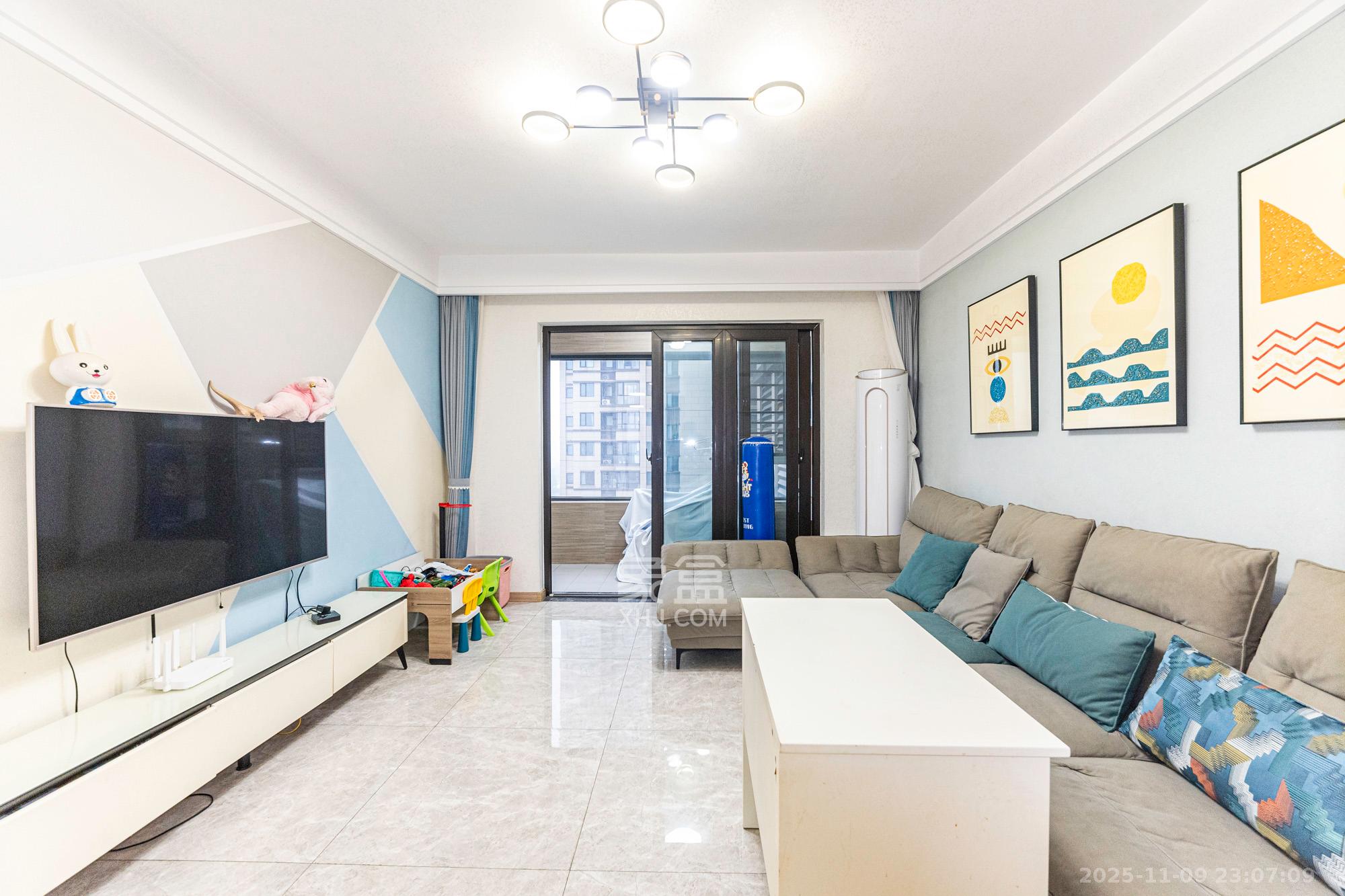 君合新城玺樾 4室2厅2卫 103.0万 君合新城玺樾 4室2厅2卫 103.0万客厅