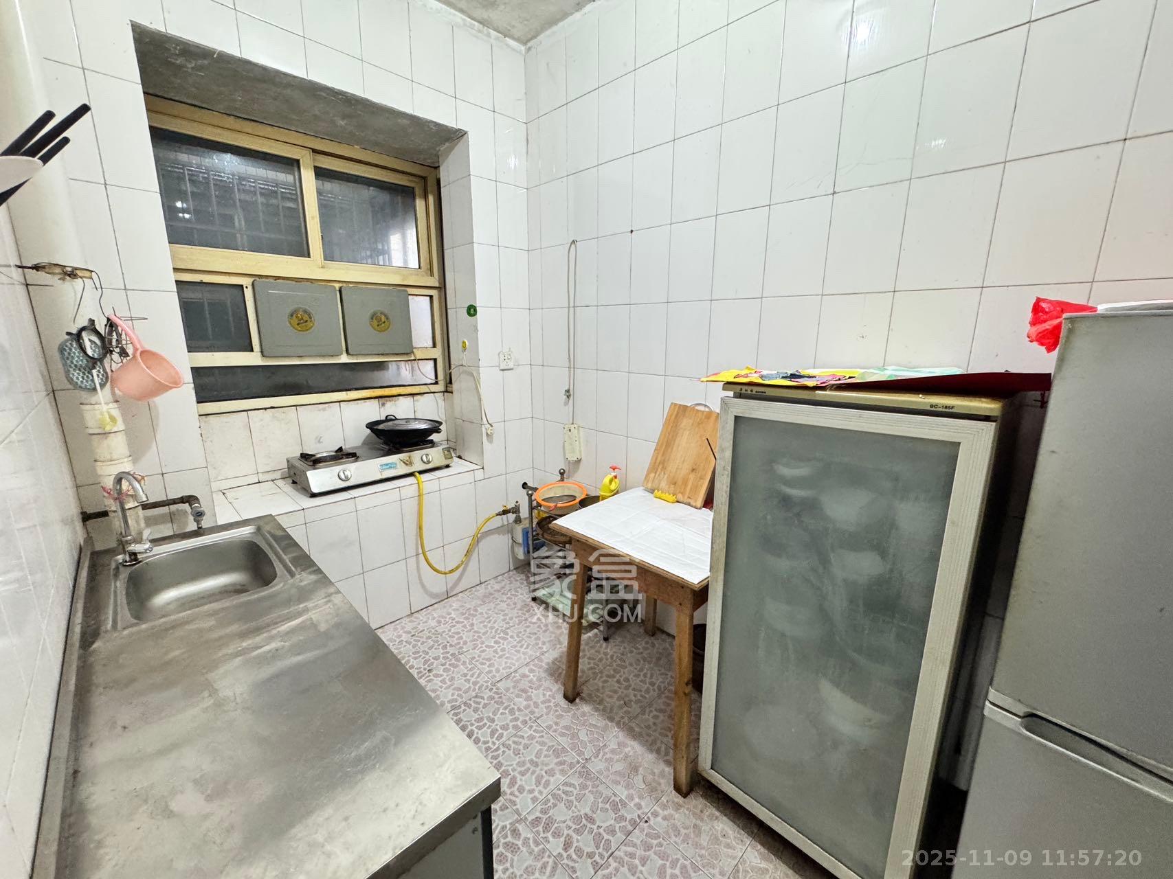 湘浩大厦  3室2厅1卫    3000.0元/月