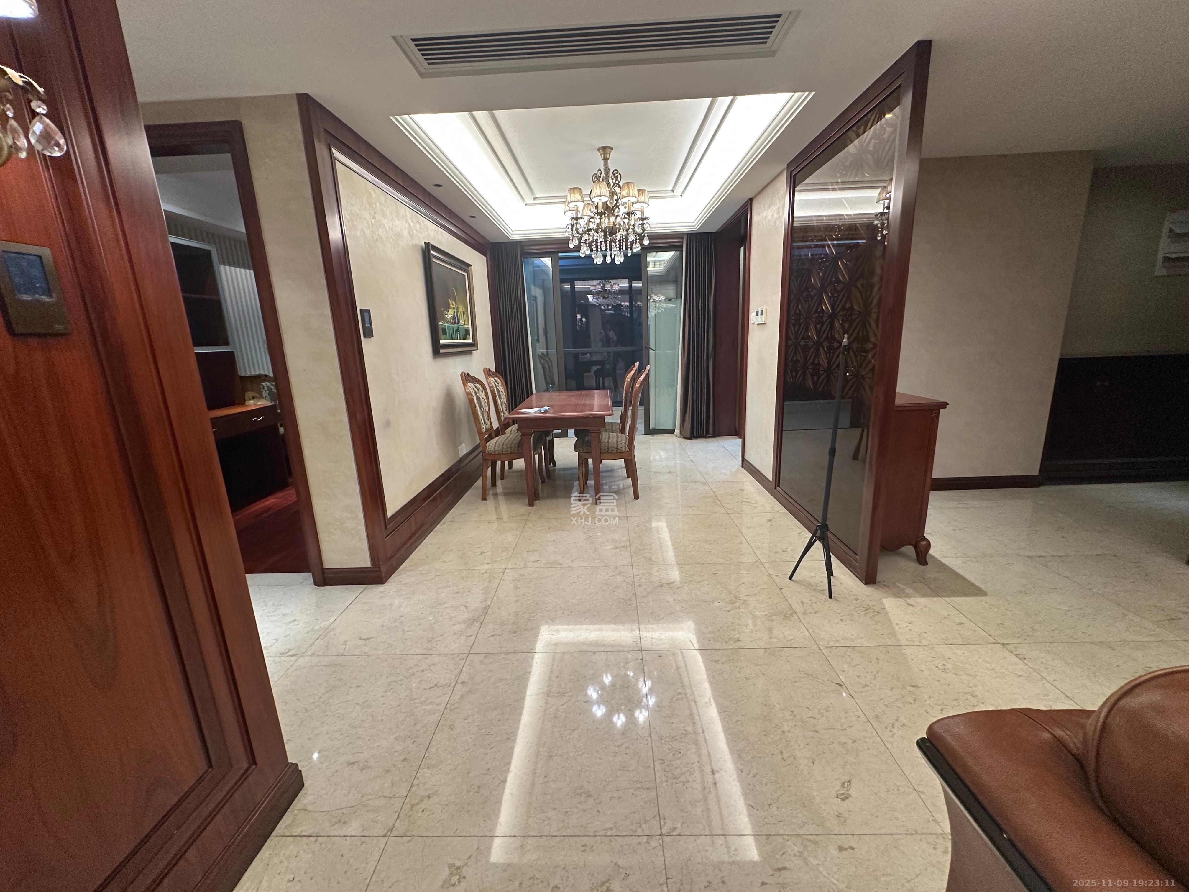 运达中央广场一、二期 3室2厅2卫 8000.0元/月 运达中央广场一、二期 3室2厅2卫 8000.0元/月室内图