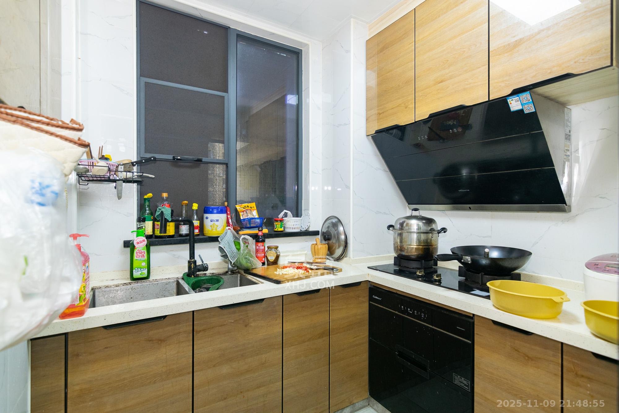 澳海月亮湾  3室2厅1卫    69.8万厨房