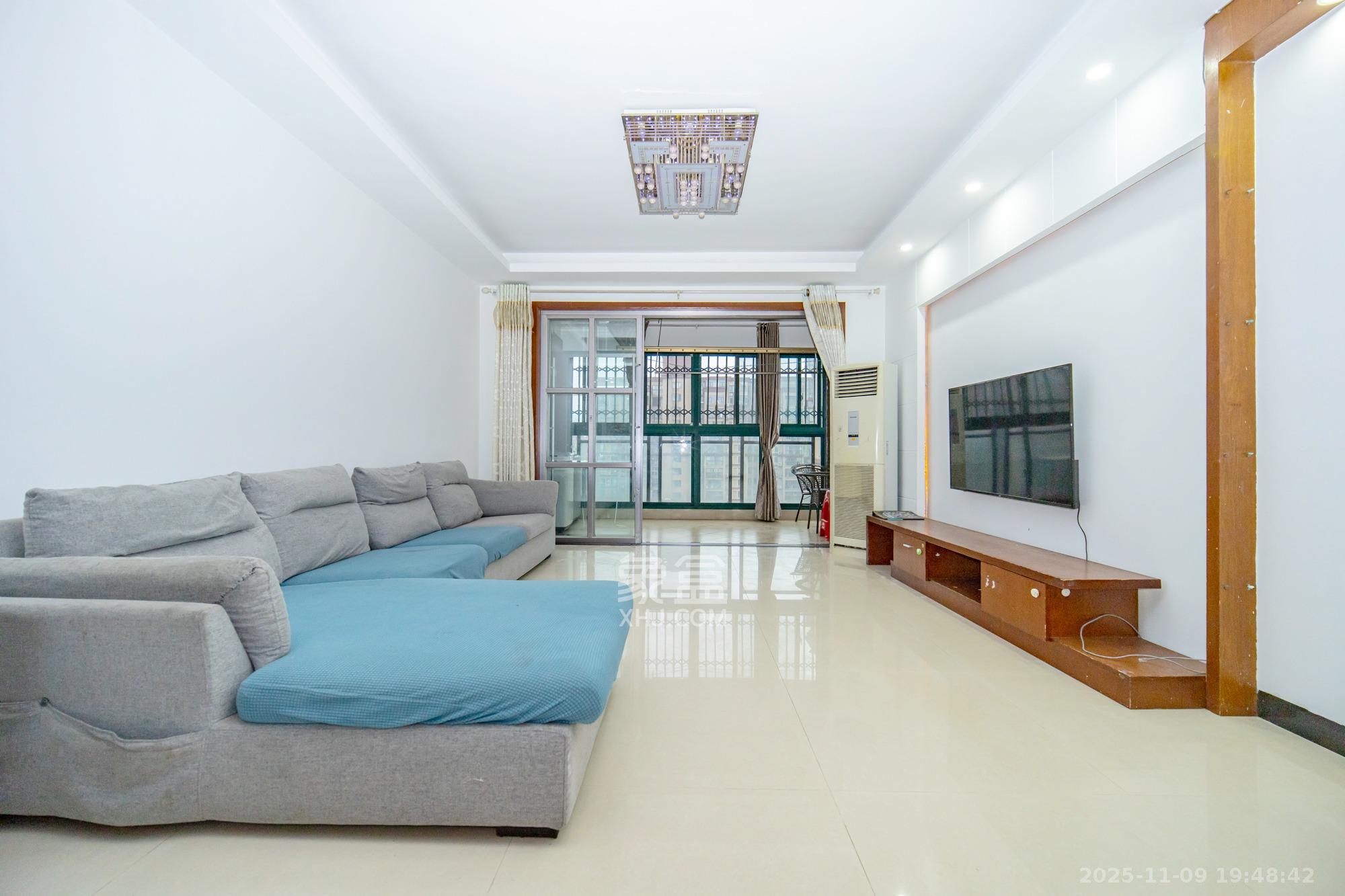 绿洲花园  3室2厅2卫    96.0万