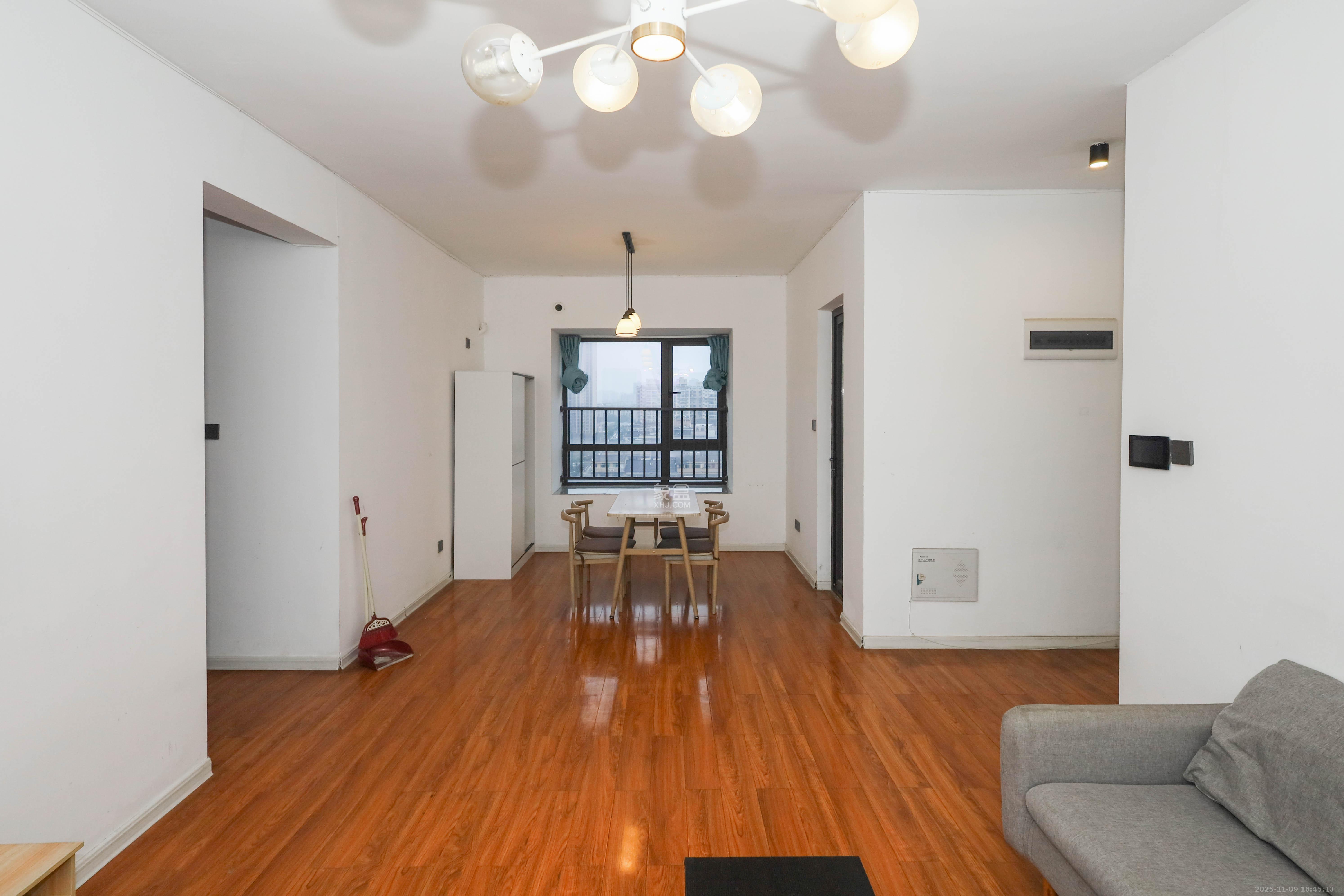 梅溪盛荟  3室2厅2卫    109.8万客厅