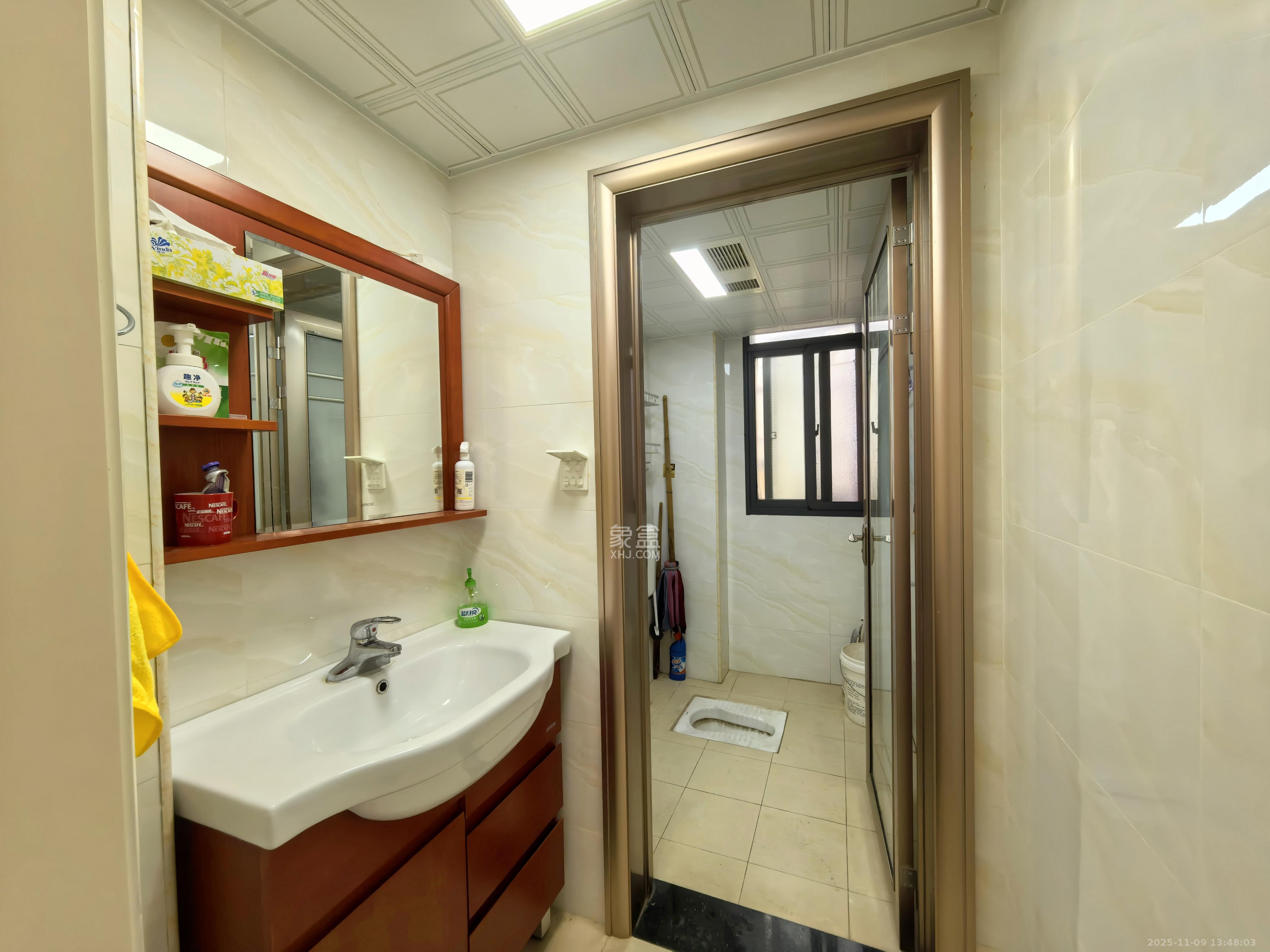 中城丽景香山园 3室2厅2卫 3500.0元/月 中城丽景香山园 3室2厅2卫 3500.0元/月室内图