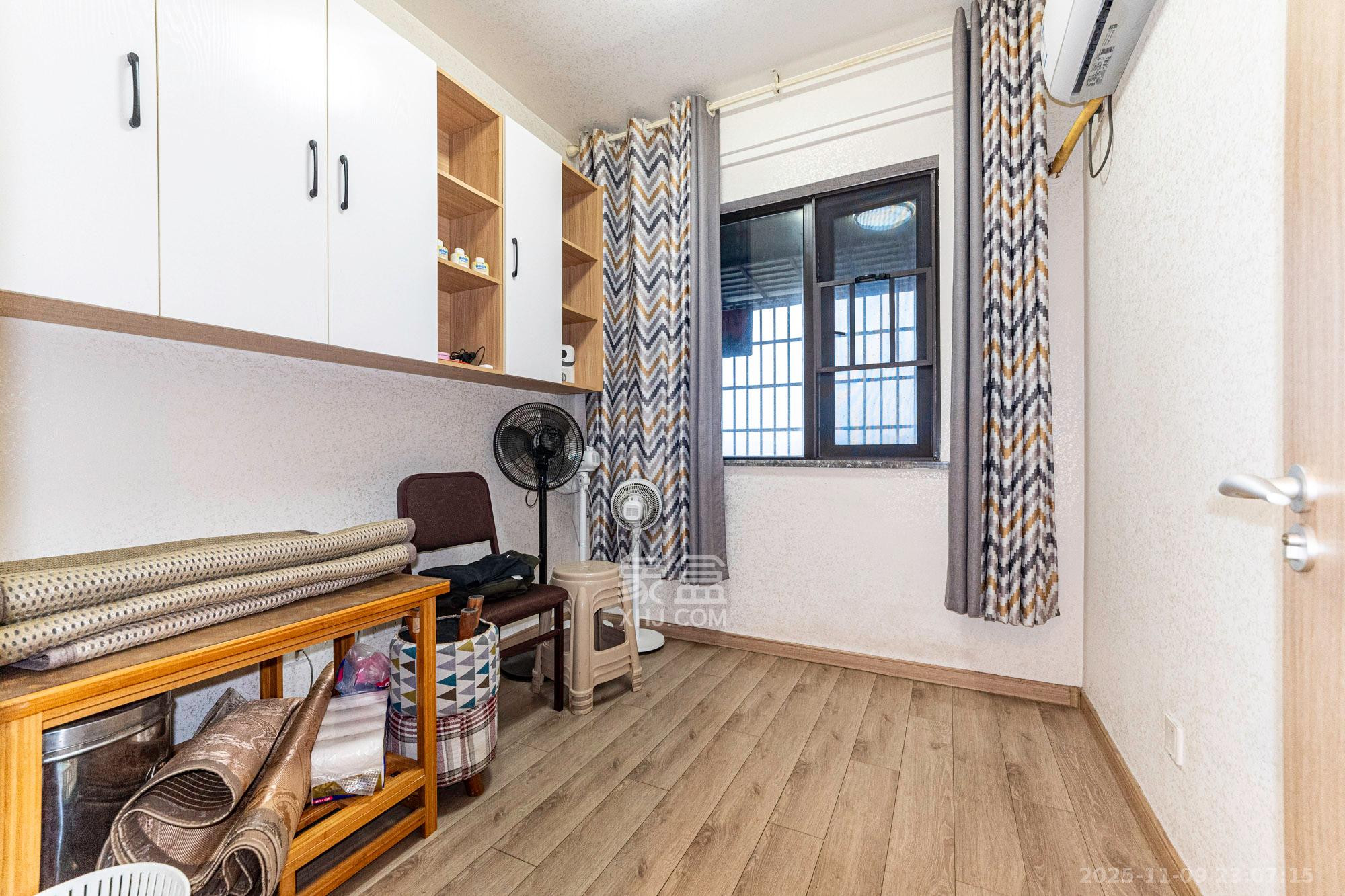 君合新城玺樾  4室2厅2卫    103.0万卧室