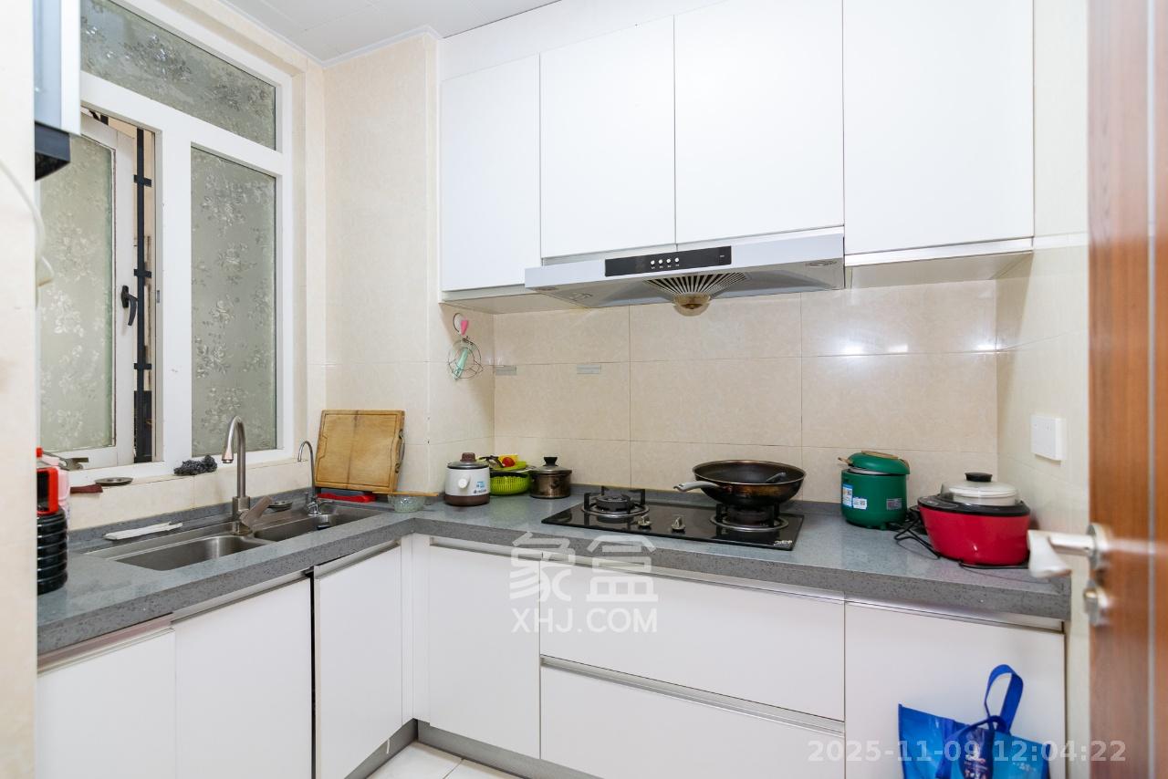 澳海澜庭  2室2厅1卫    1600.0元/月室内图