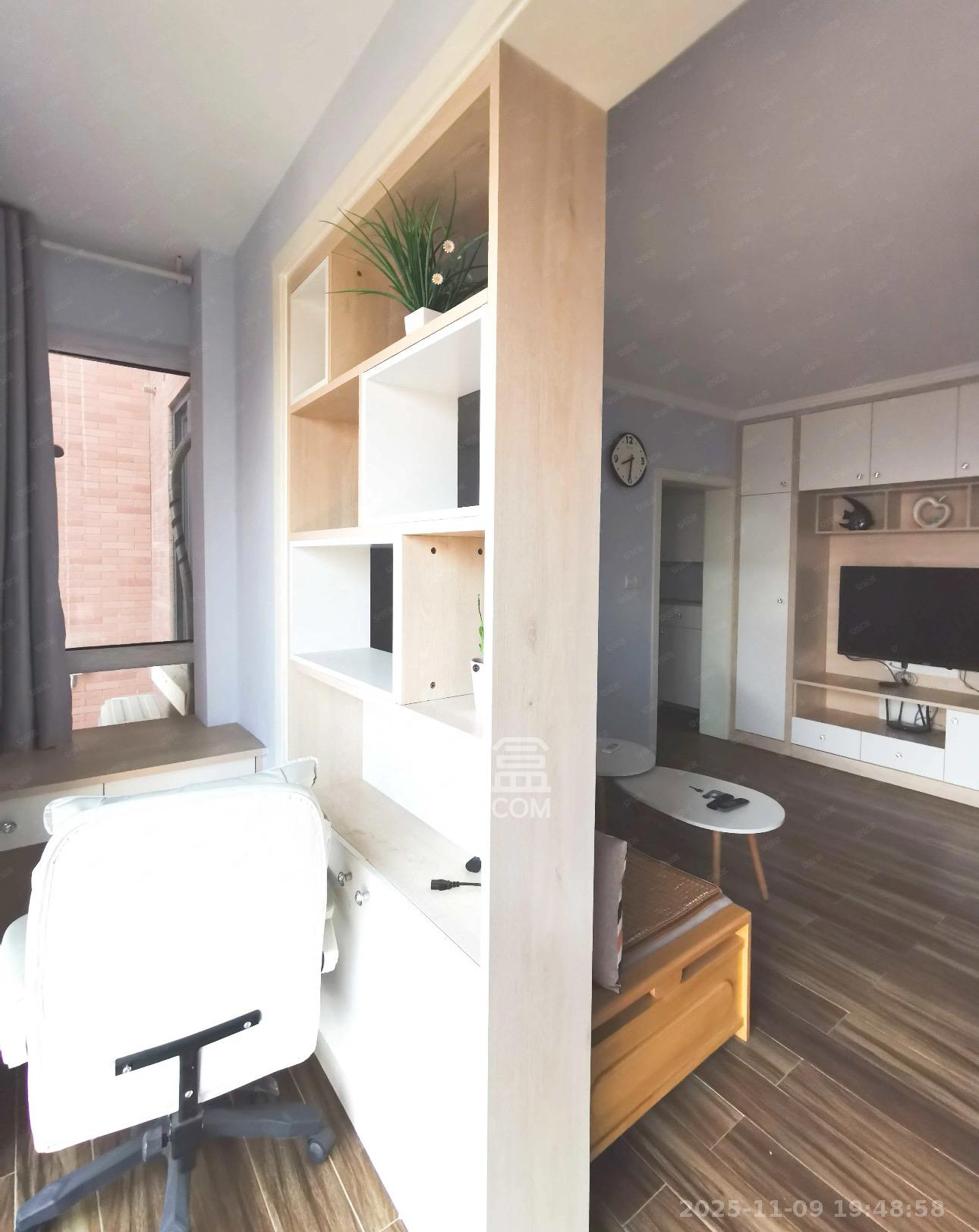 九龙领仕汇  1室1厅1卫    1200.0元/月室内图