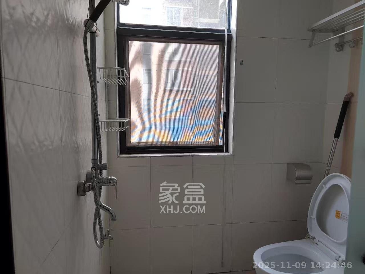 标志浪漫满屋(枫景公寓) 2室2厅1卫 1800.0元/月 标志浪漫满屋(枫景公寓) 2室2厅1卫 1800.0元/月室内图