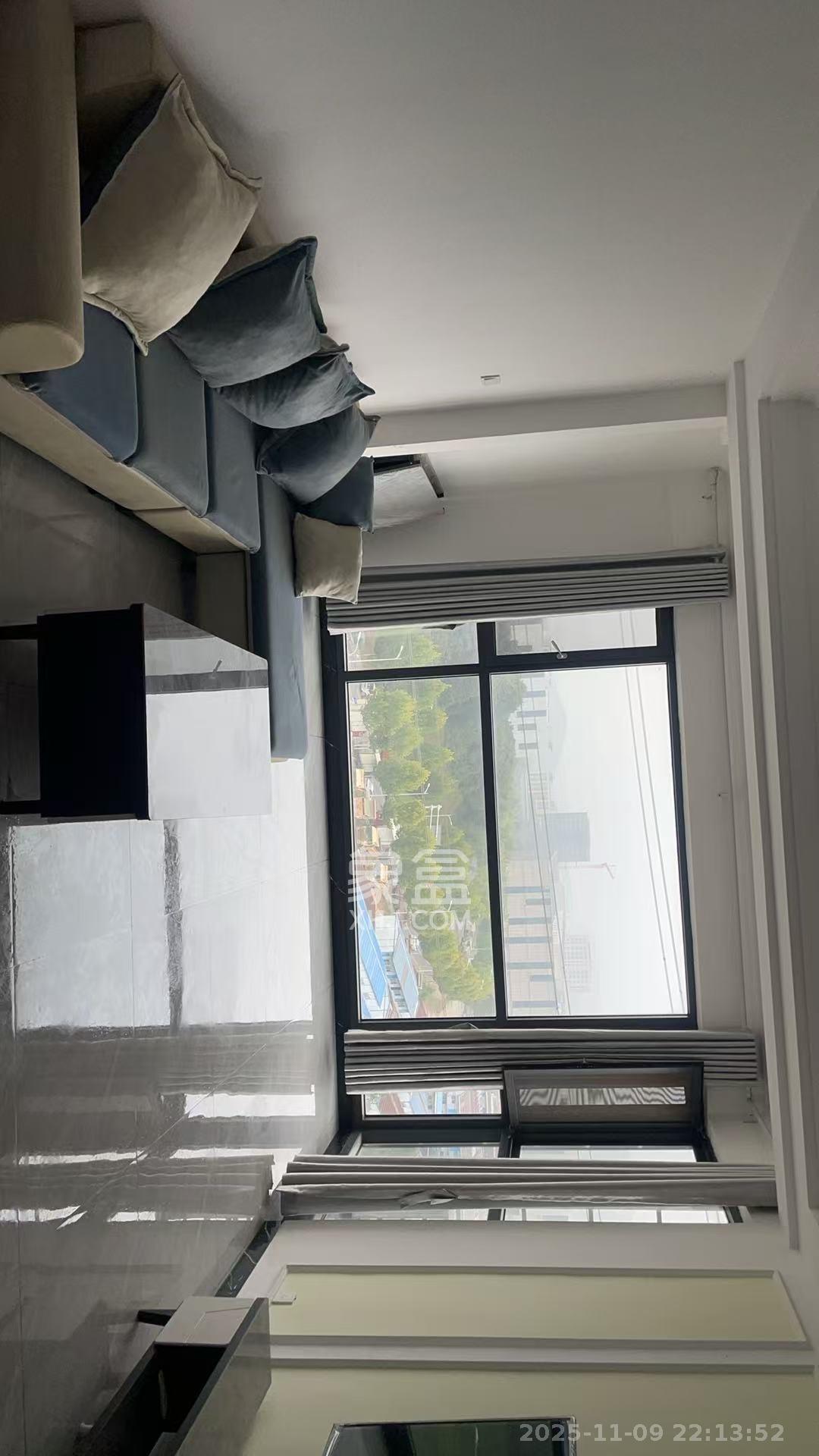 华龙家园（和泰家园）  3室2厅2卫    2000.0元/月