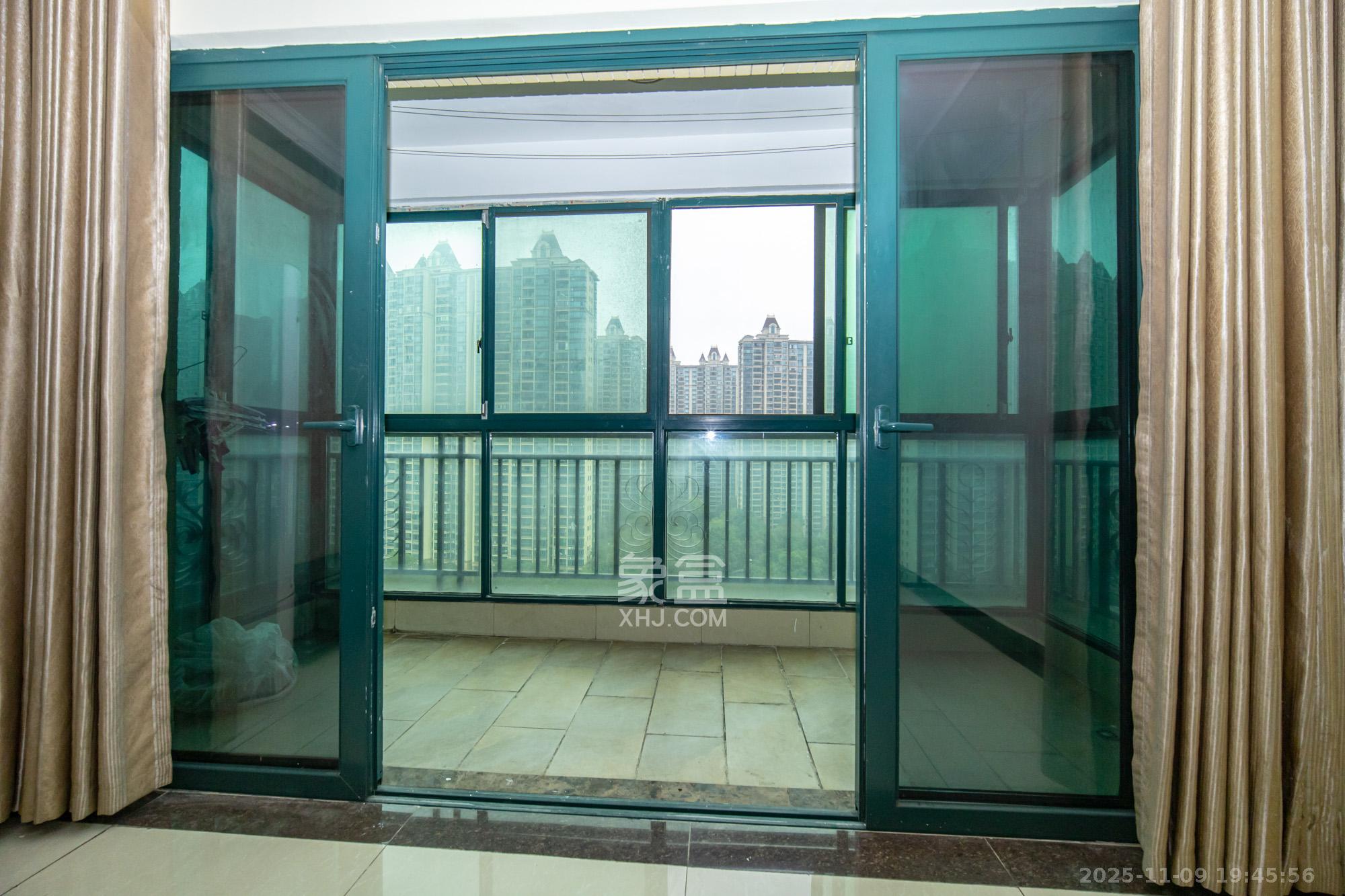 恒大雅苑 3室2厅1卫 85.0万 恒大雅苑 3室2厅1卫 85.0万阳台