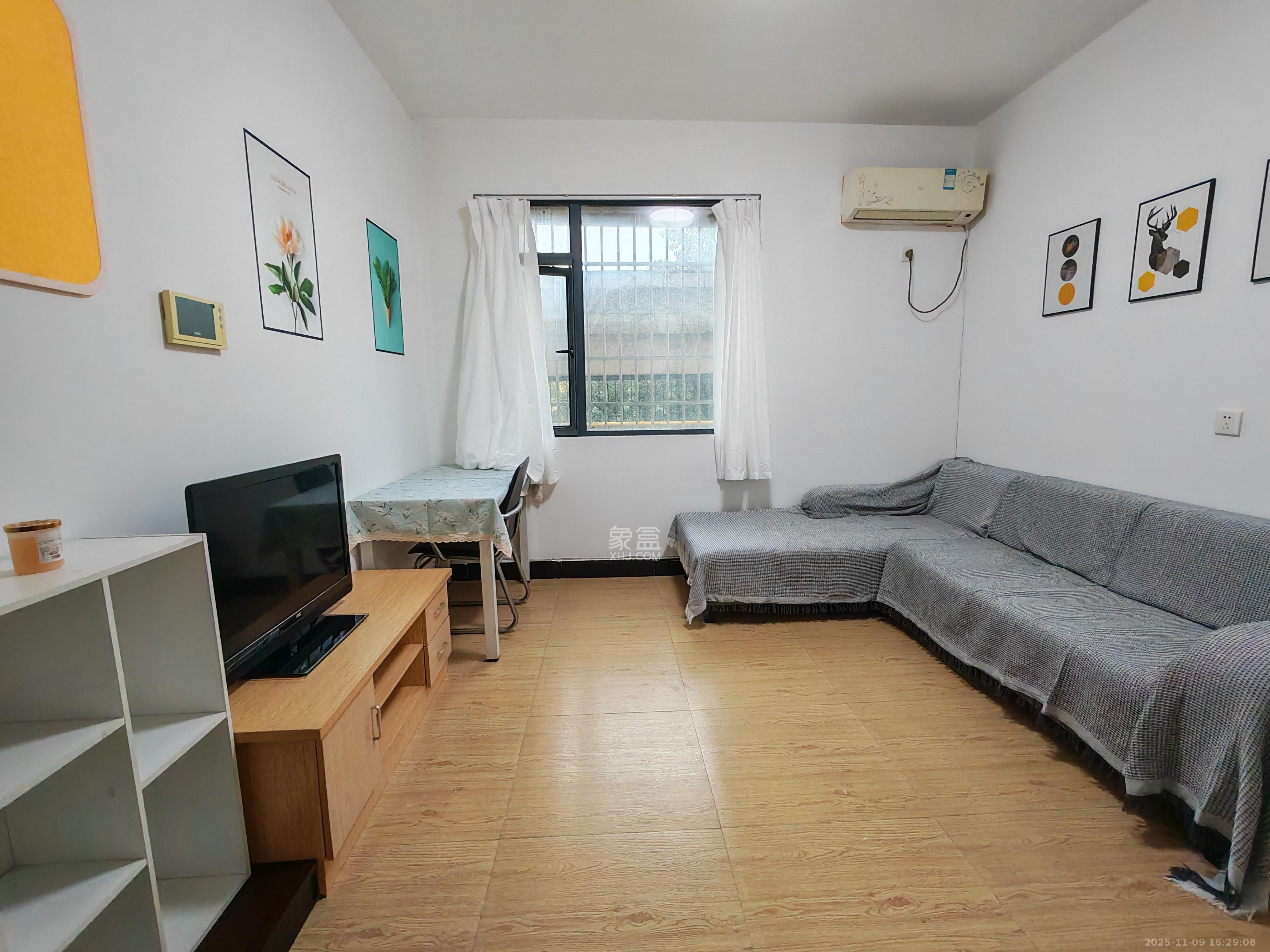 秀峰景园（领秀峰）  3室2厅1卫    1500.0元/月