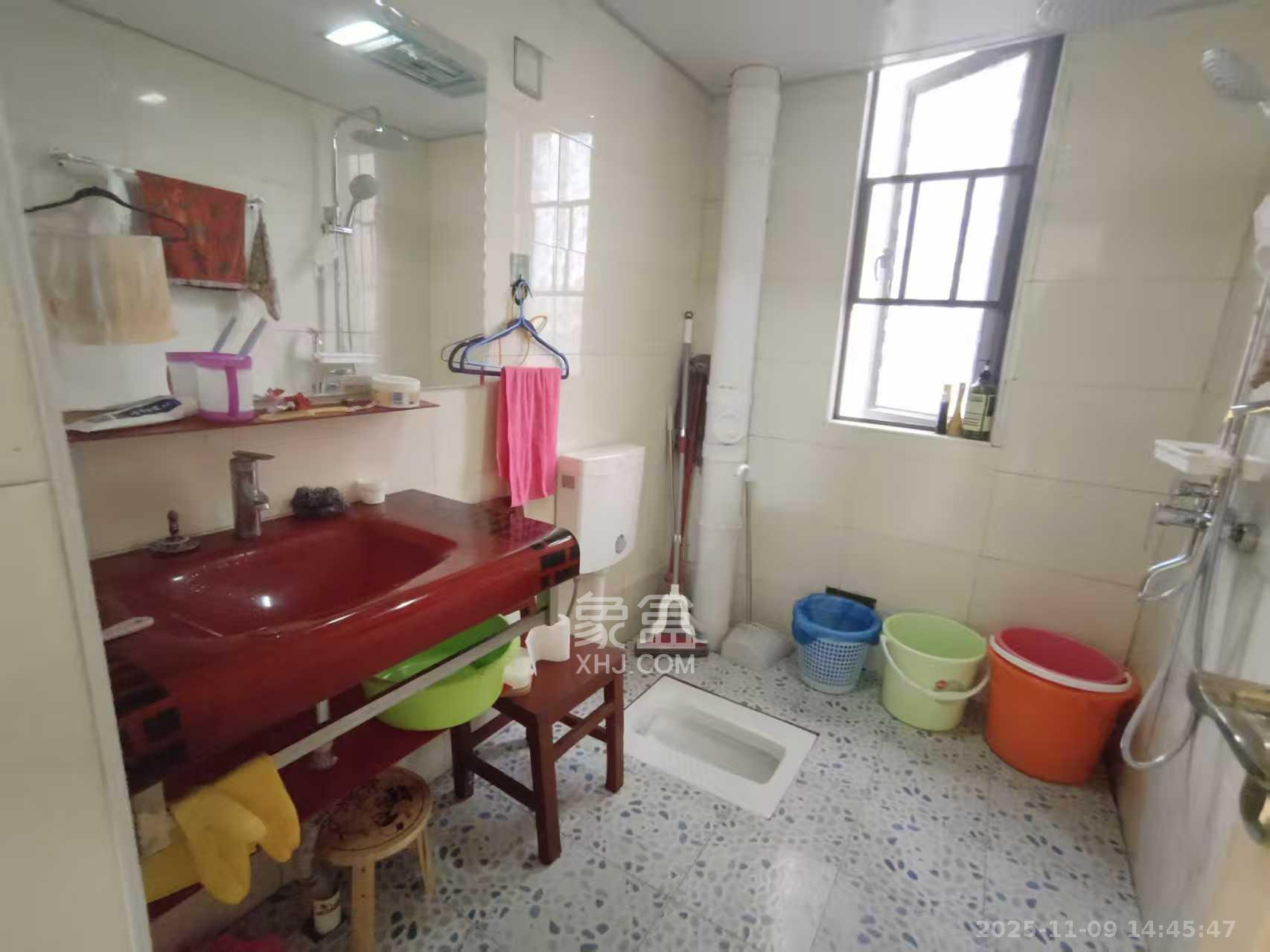 卓越蔚蓝海岸二期  2室2厅1卫    2000.0元/月室内图