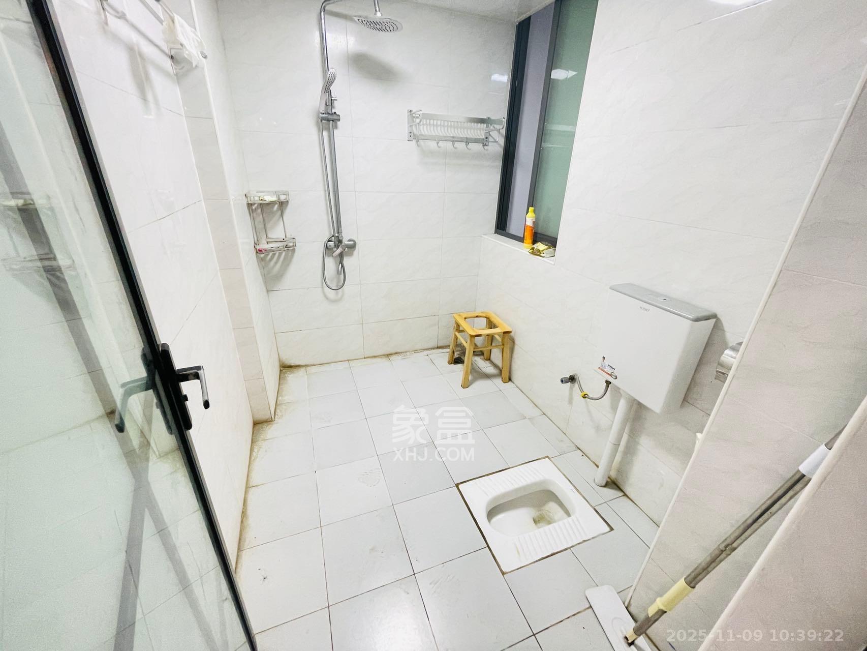 半山壹号  2室2厅1卫    2400.0元/月室内图