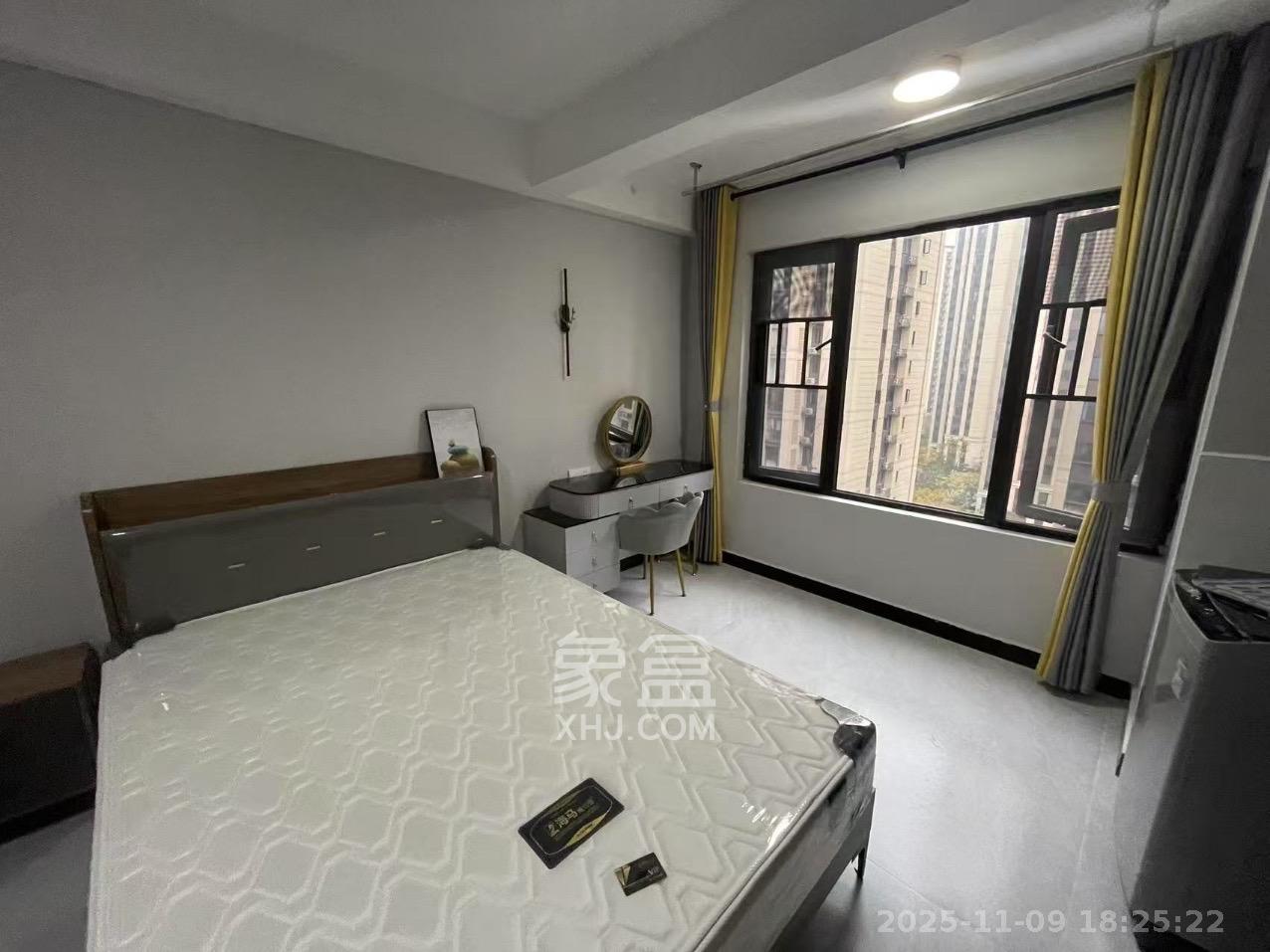 中海珑悦府  1室1厅1卫    1300.0元/月室内图