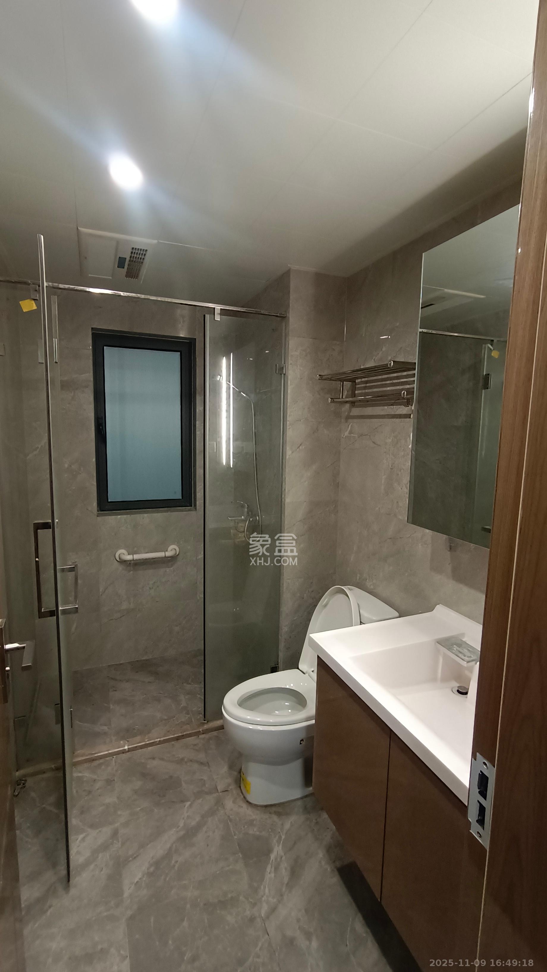 保利天汇  3室2厅1卫    3200.0元/月室内图