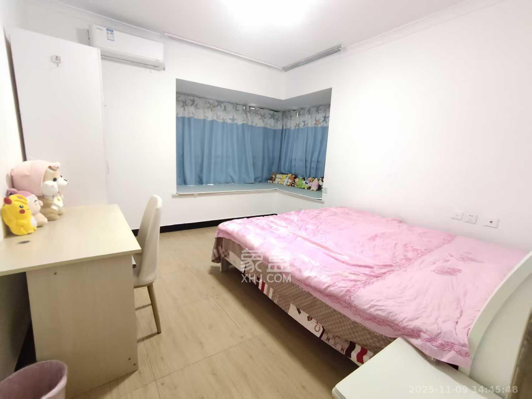 卓越蔚蓝海岸二期  2室2厅1卫    2000.0元/月室内图