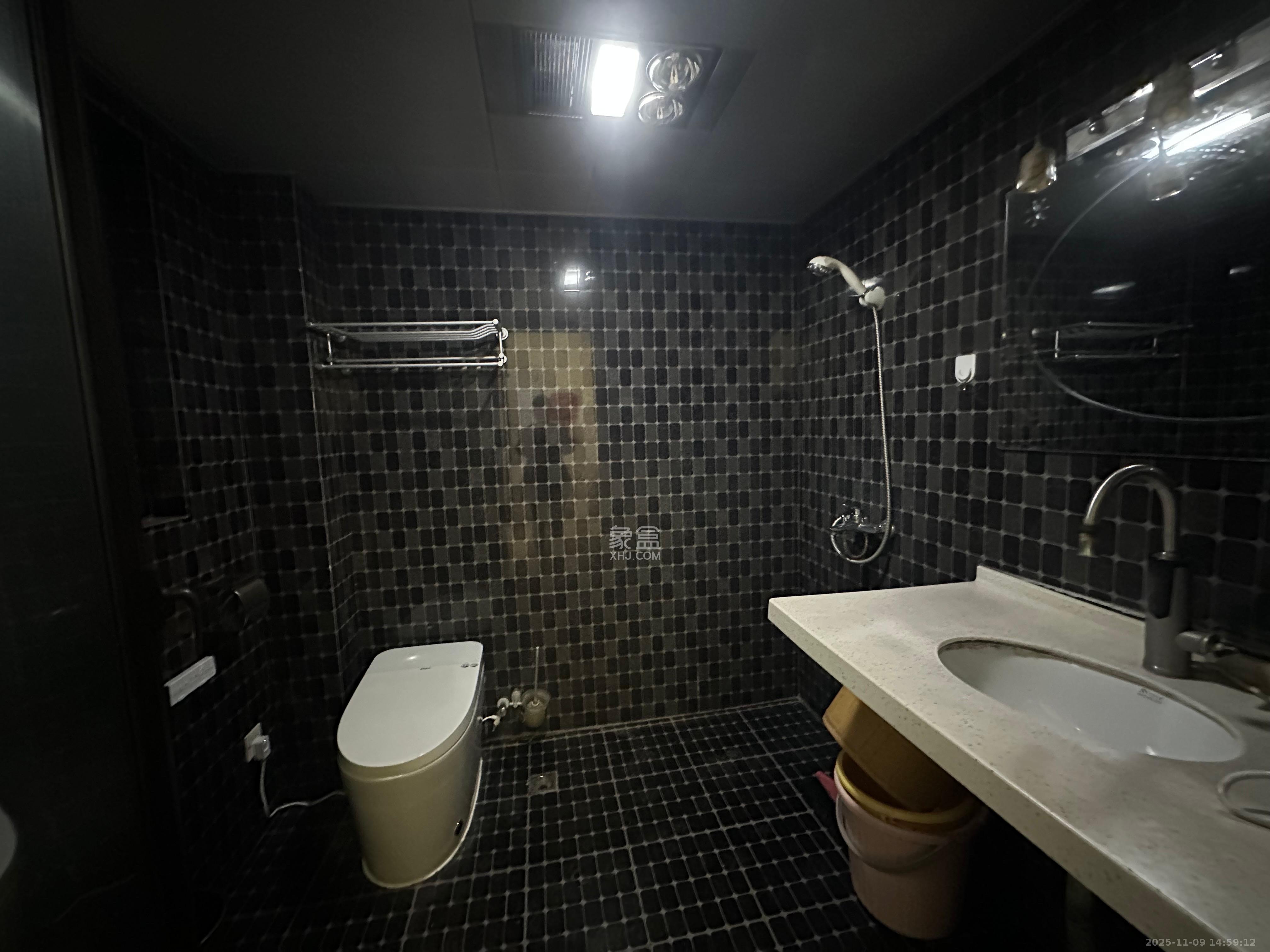 华润凤凰城一期  3室2厅1卫    1900.0元/月室内图