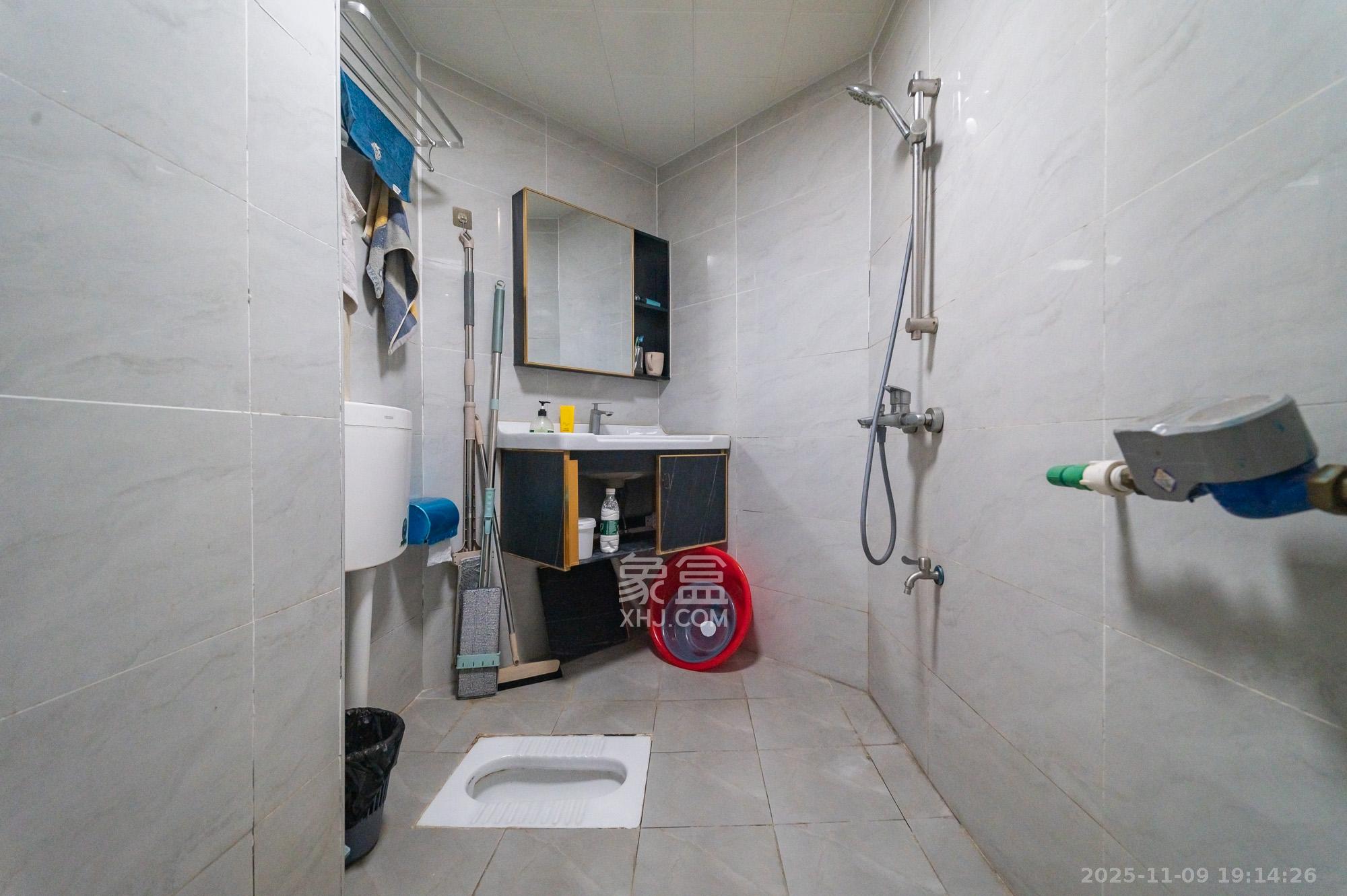 东方航标 2室1厅1卫 38.0万 东方航标 2室1厅1卫 38.0万卫生间