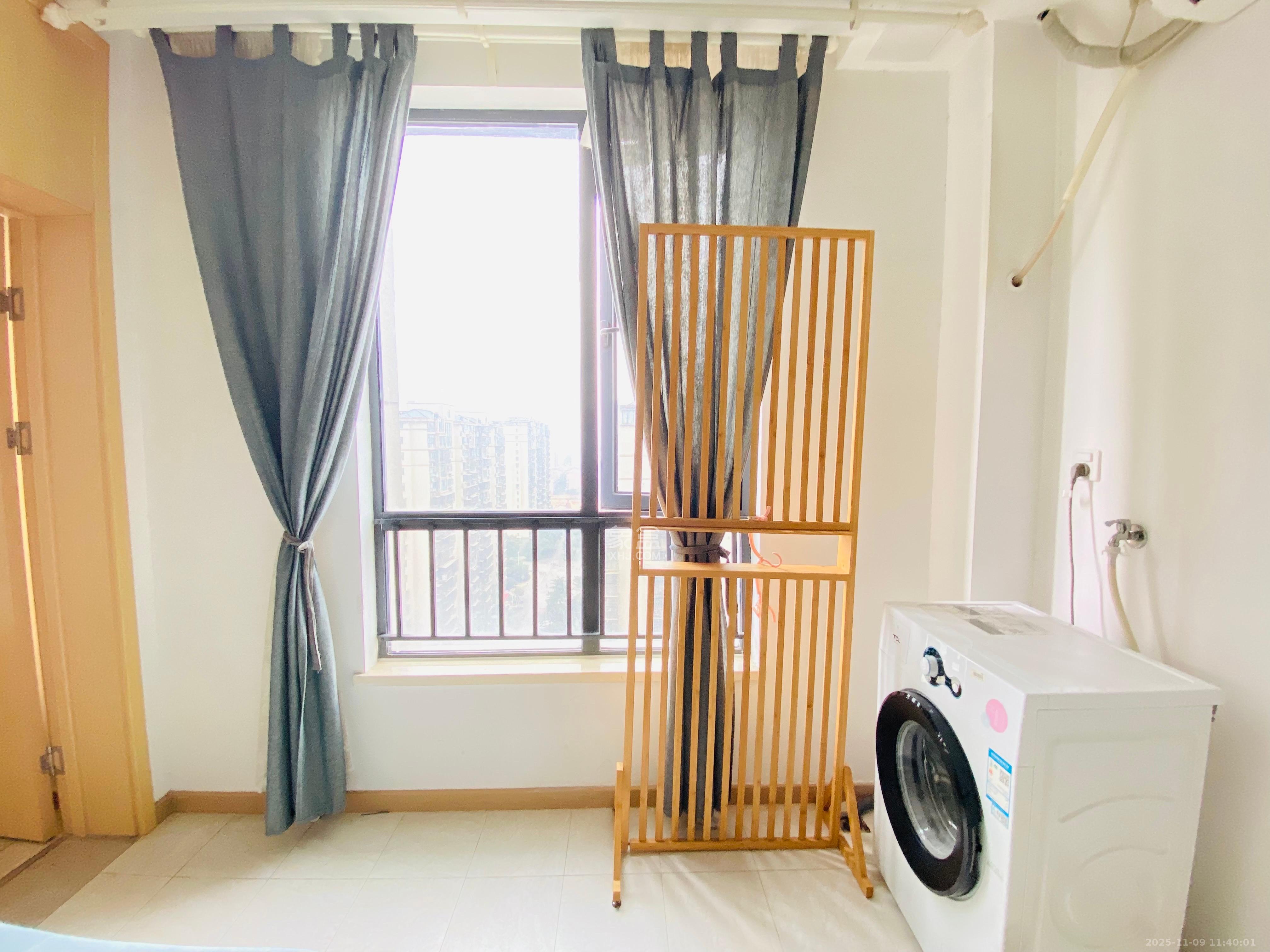 启迪协信中心 2室2厅1卫 2600.0元/月 启迪协信中心 2室2厅1卫 2600.0元/月室内图