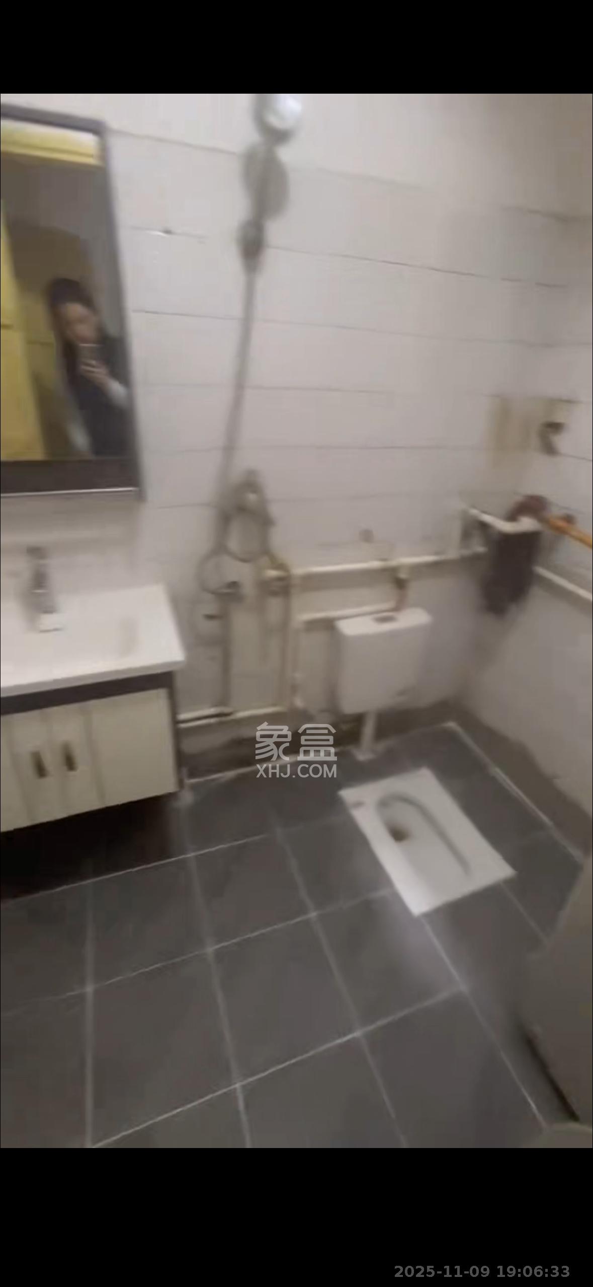 东进小区 2室1厅1卫 1100.0元/月 东进小区 2室1厅1卫 1100.0元/月室内图