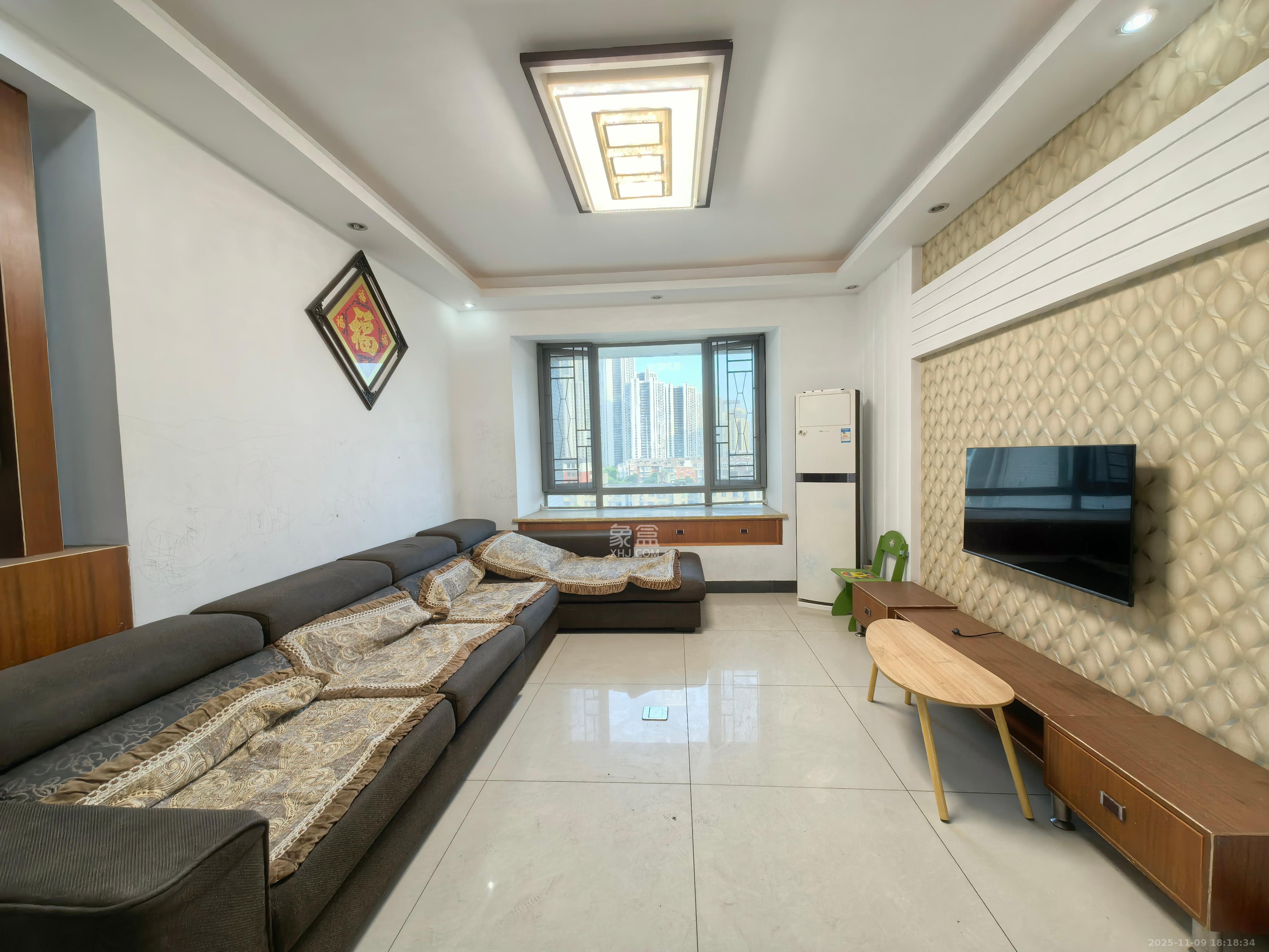 新城新世界一二三期  3室2厅1卫    2500.0元/月