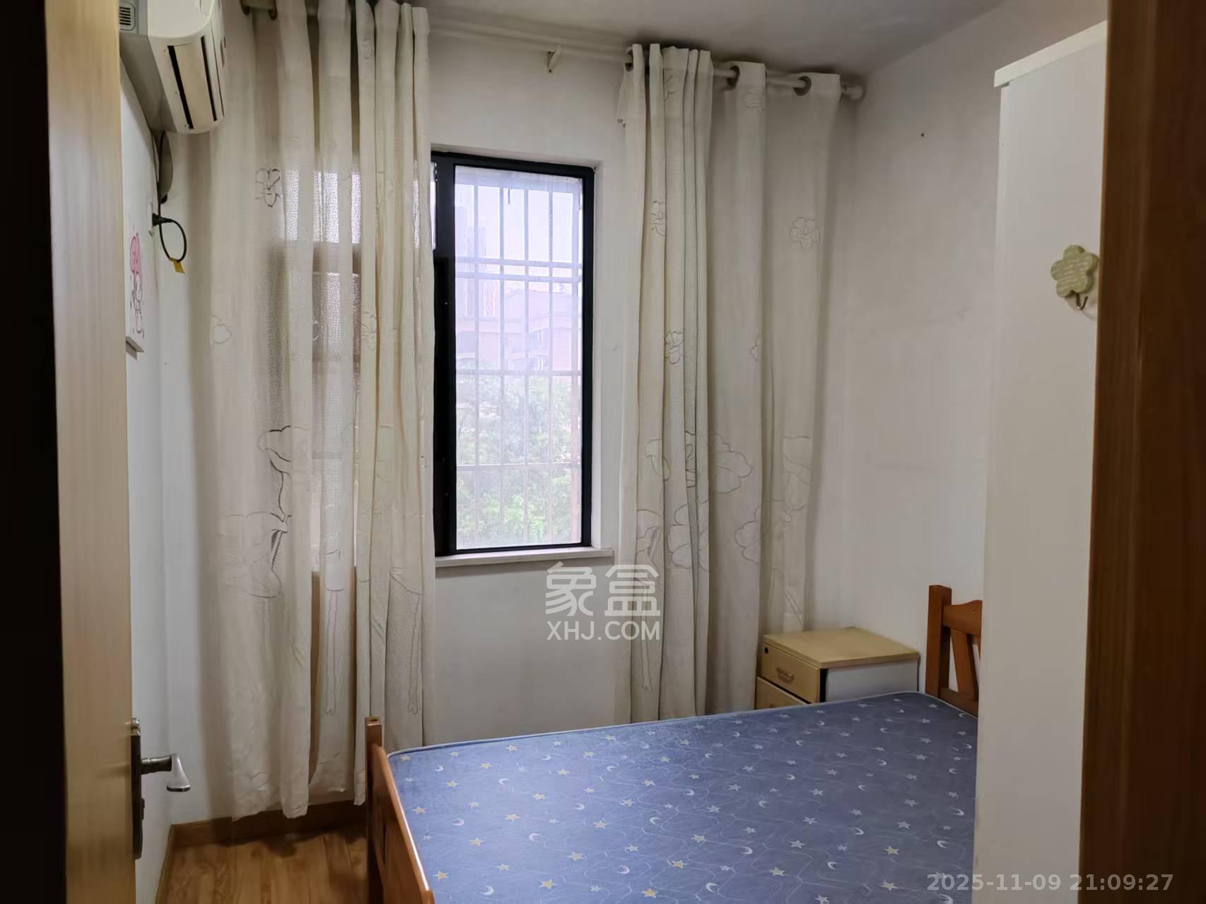 秀峰景园(领秀峰) 3室2厅1卫 1700.0元/月 秀峰景园(领秀峰) 3室2厅1卫 1700.0元/月室内图