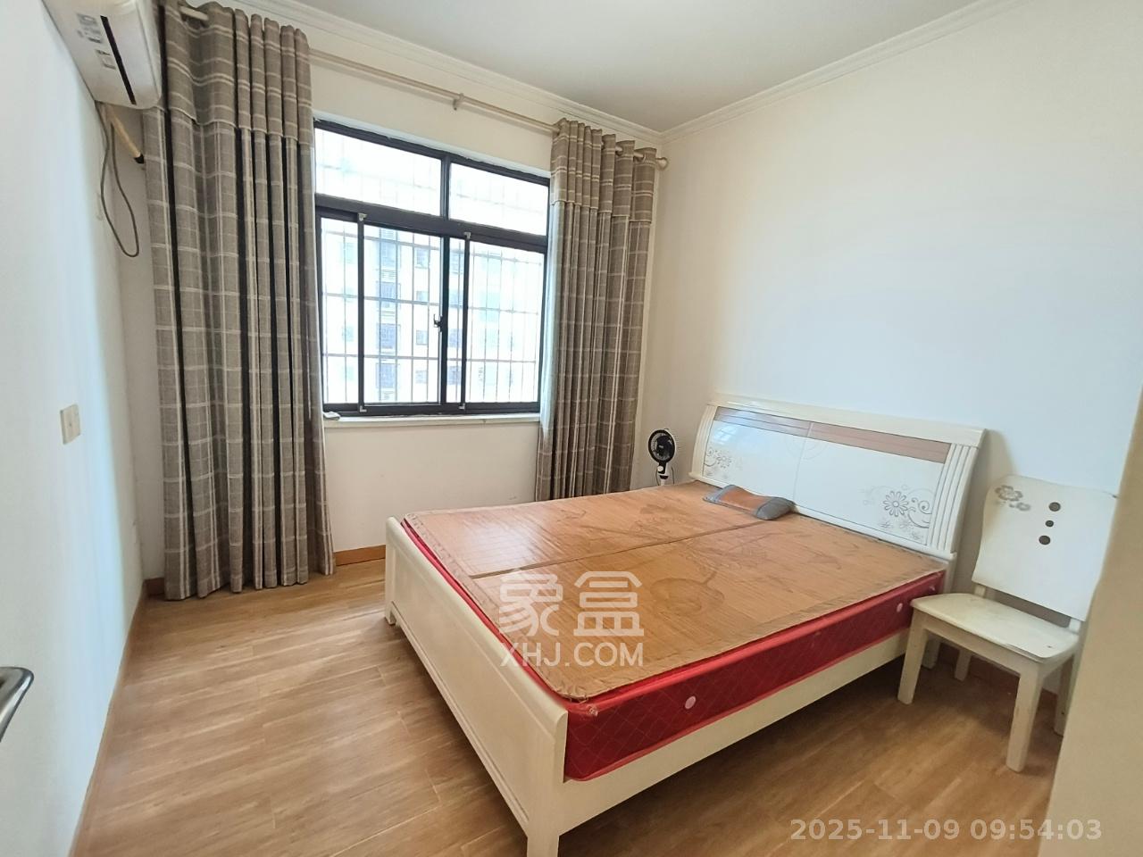 三景华御  2室2厅1卫    1800.0元/月室内图