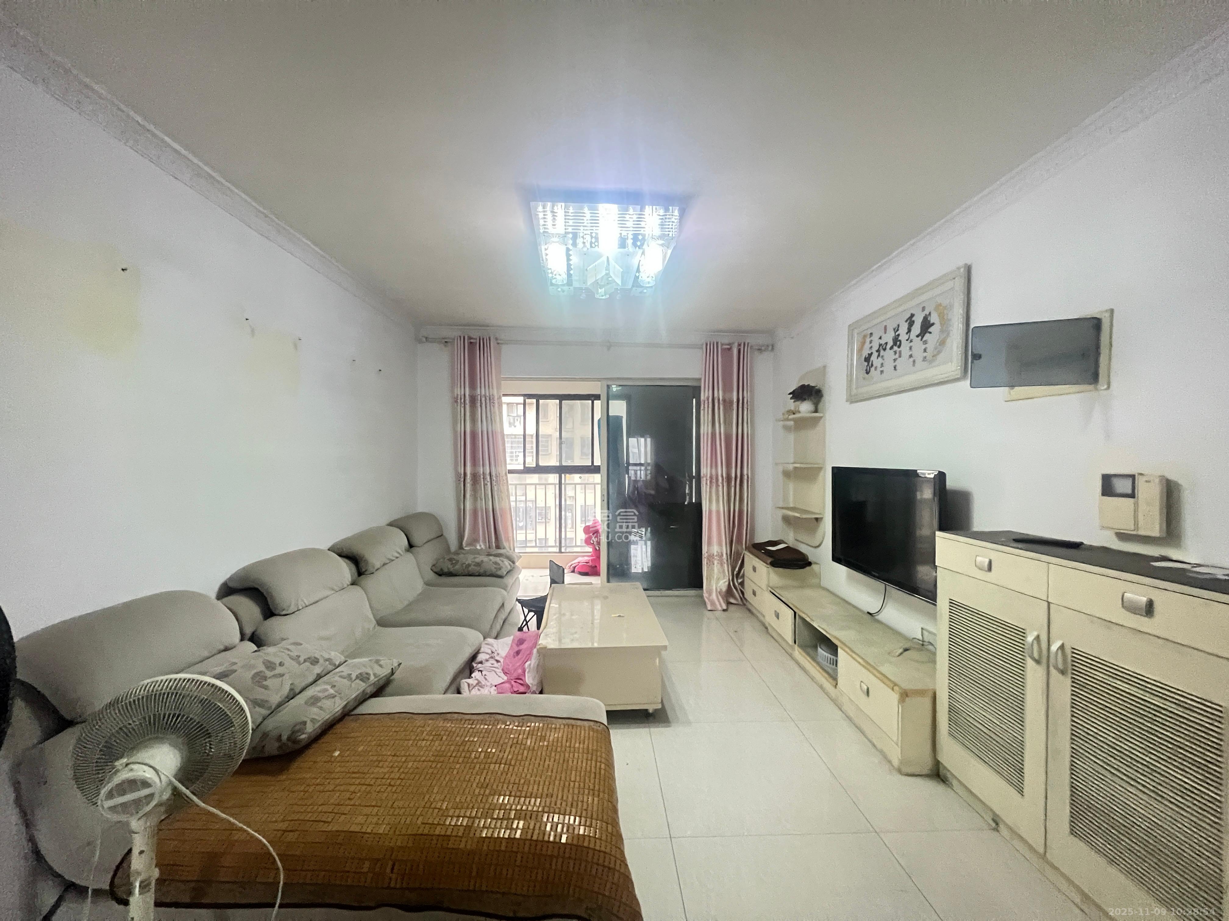 保利麓谷林语E区  3室2厅1卫    2300.0元/月