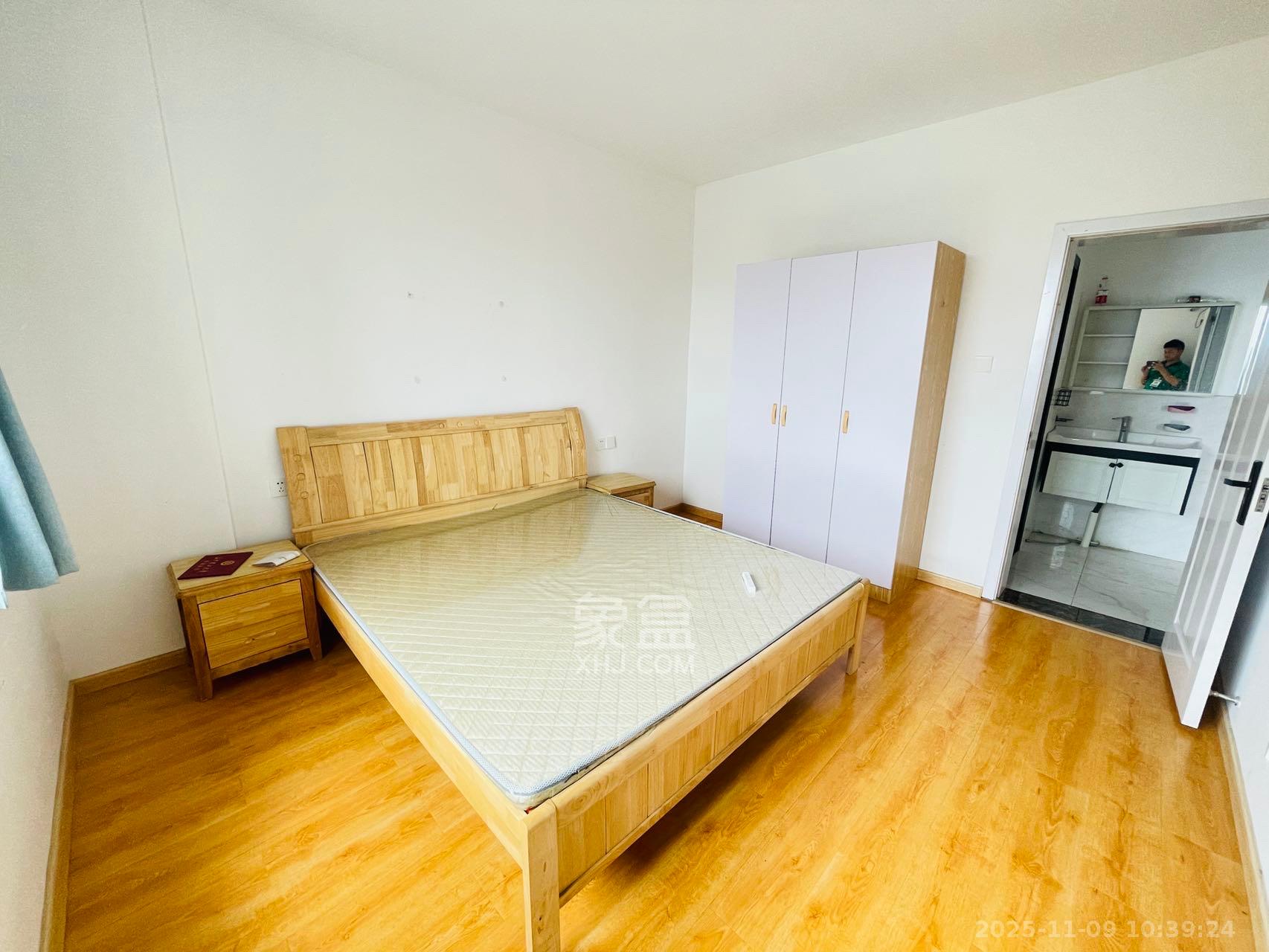 半山壹号  2室2厅1卫    2400.0元/月室内图