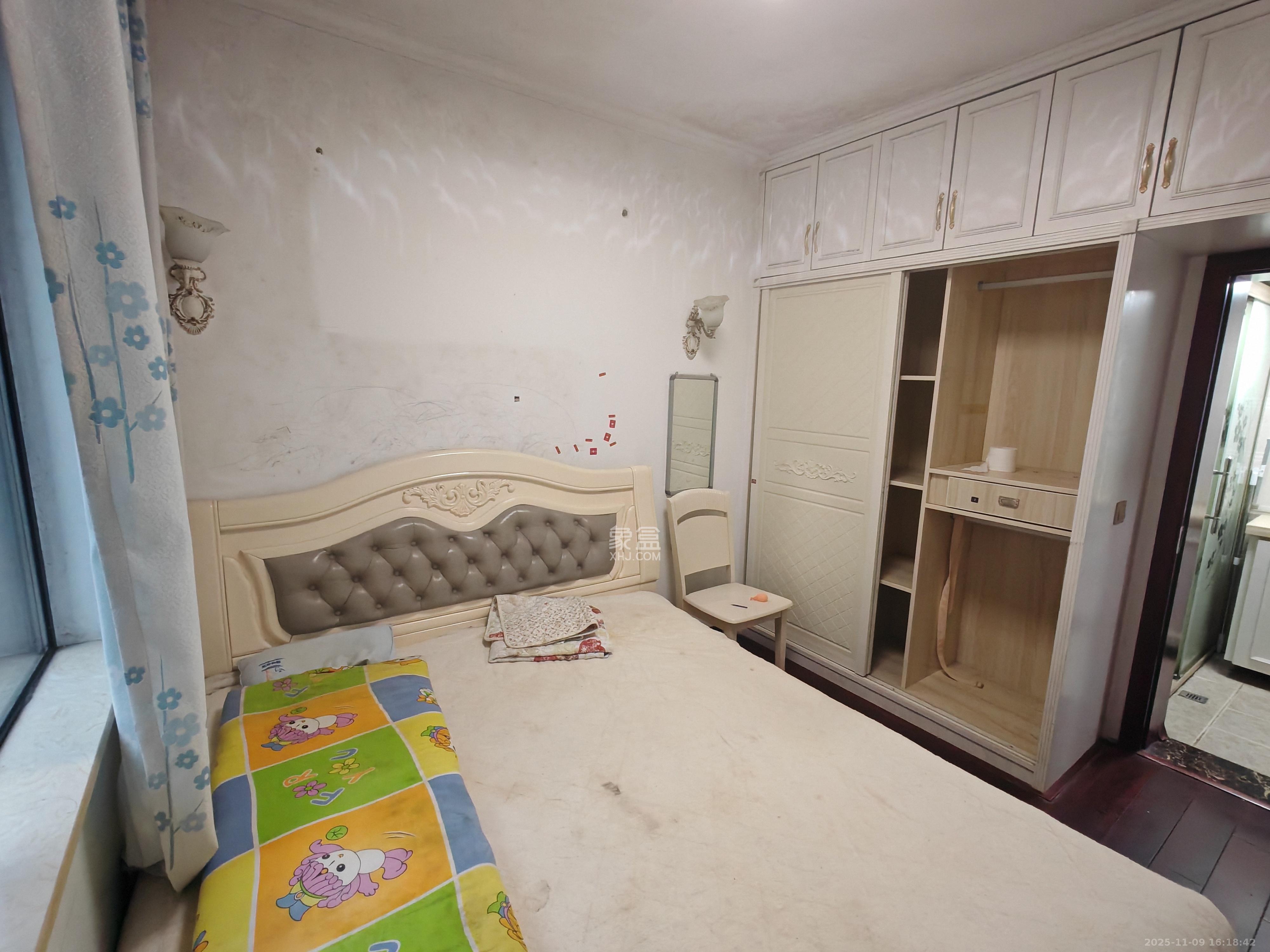 中冶中央公园  3室2厅1卫    2500.0元/月室内图