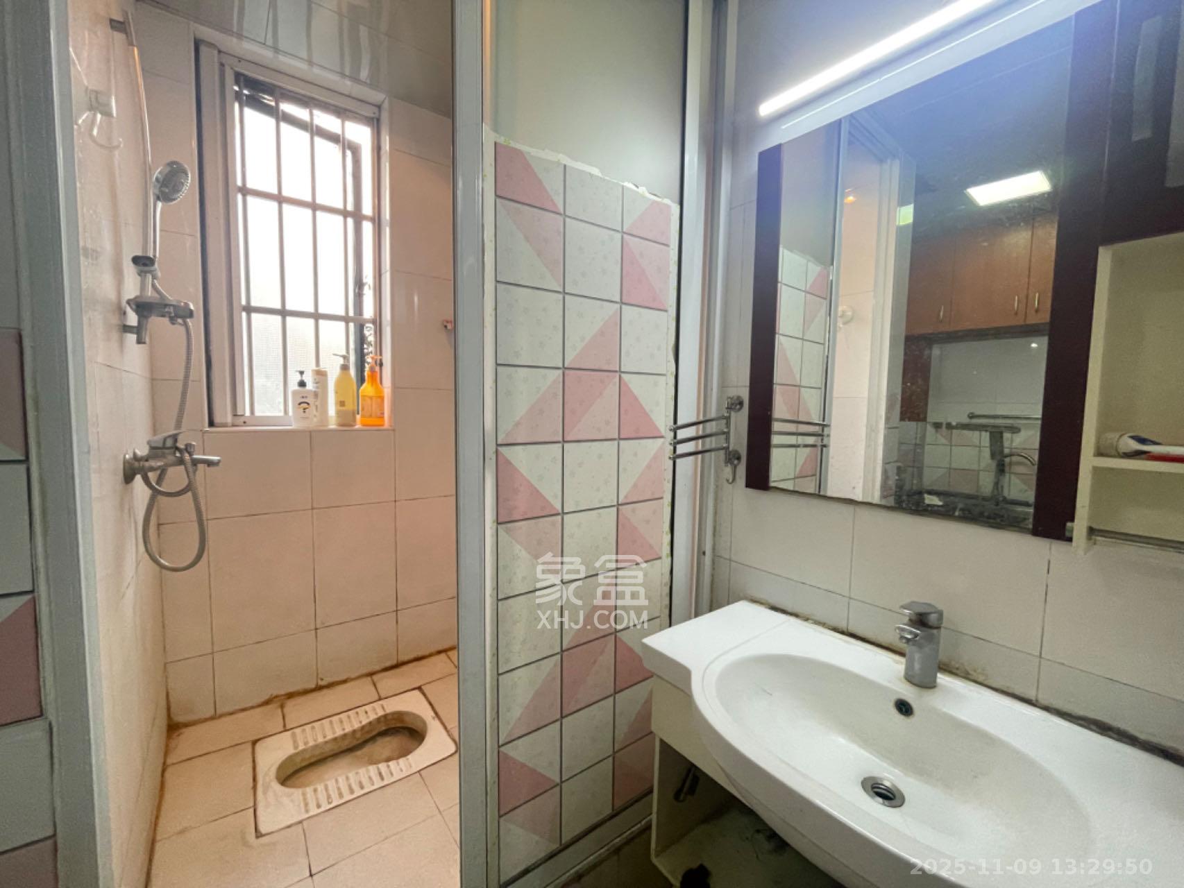 天城尚品 2室2厅1卫 1800.0元/月 天城尚品 2室2厅1卫 1800.0元/月室内图