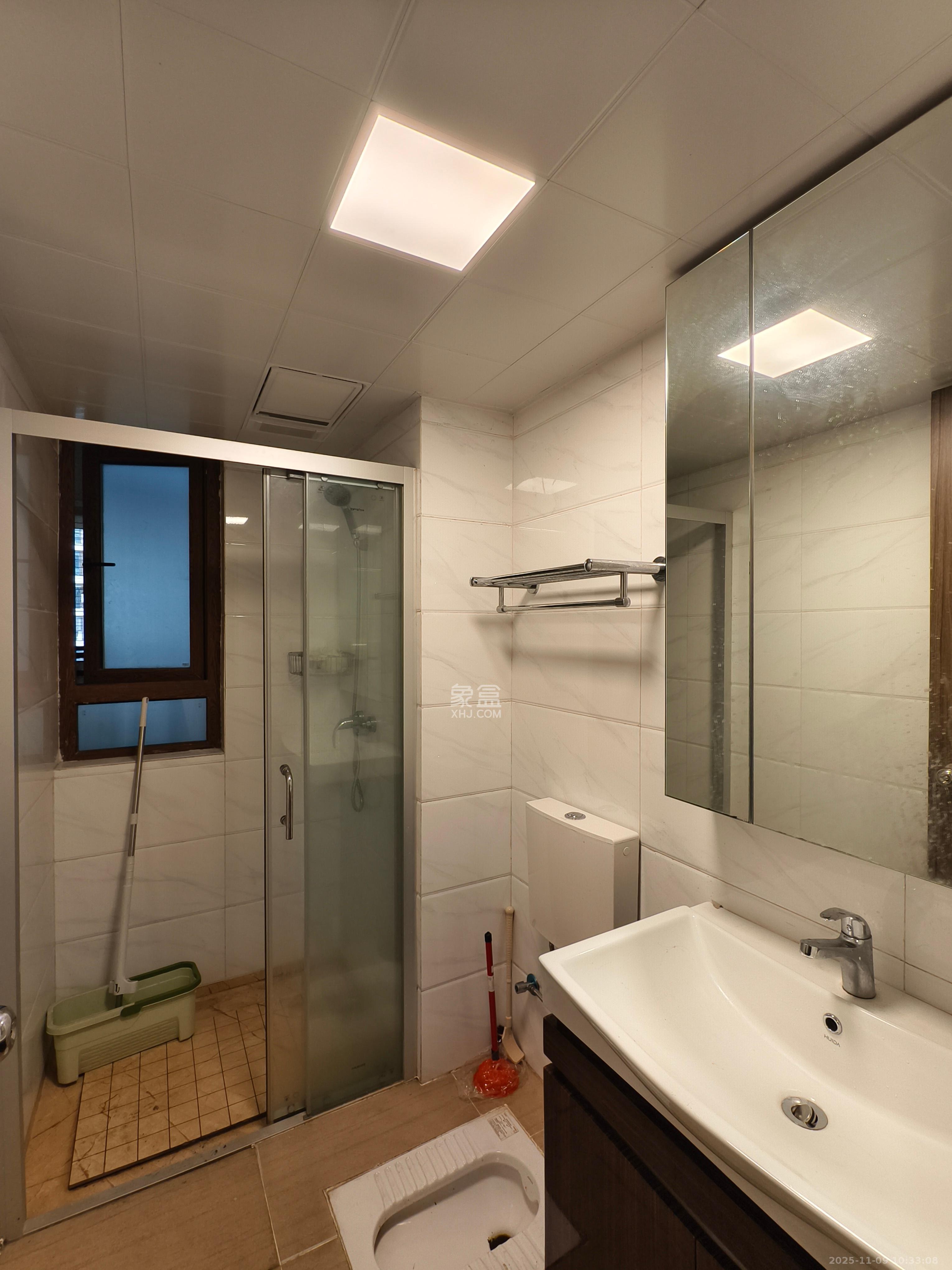 碧桂园翘楚棠  3室2厅2卫    2100.0元/月室内图