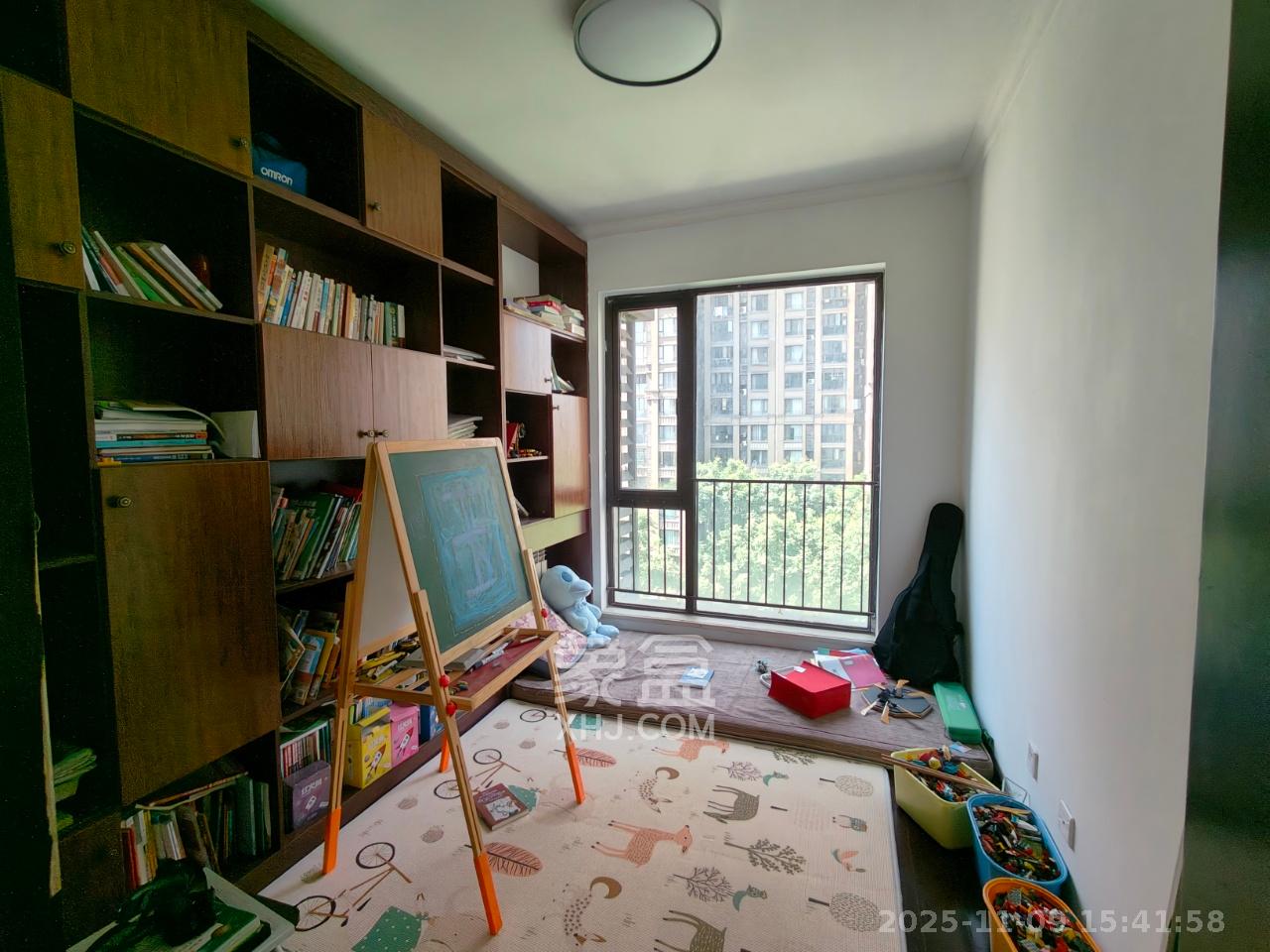 中海国际一期 4室2厅2卫 2200.0元/月 中海国际一期 4室2厅2卫 2200.0元/月室内图