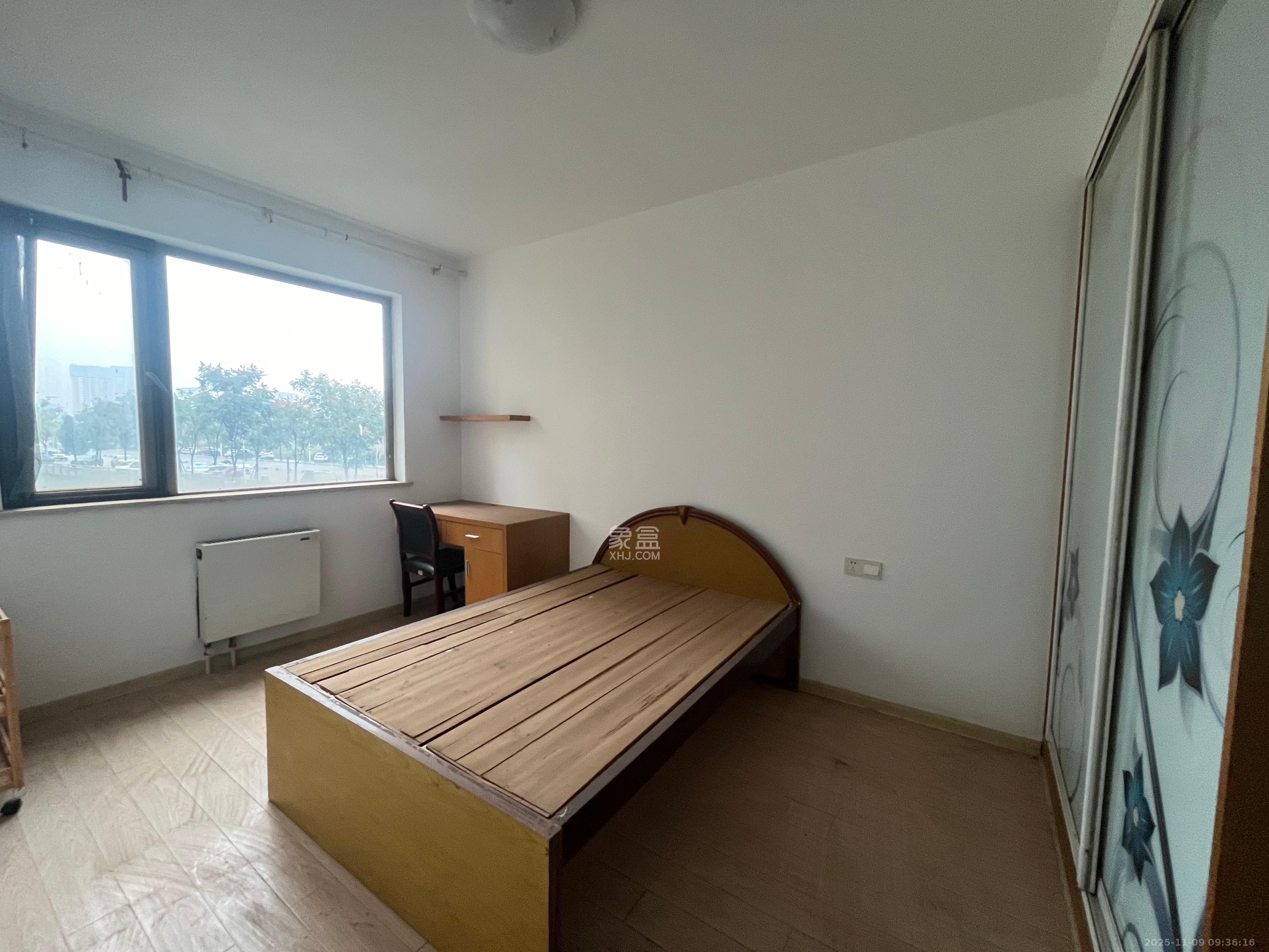 怡海星城  3室2厅1卫    1800.0元/月室内图