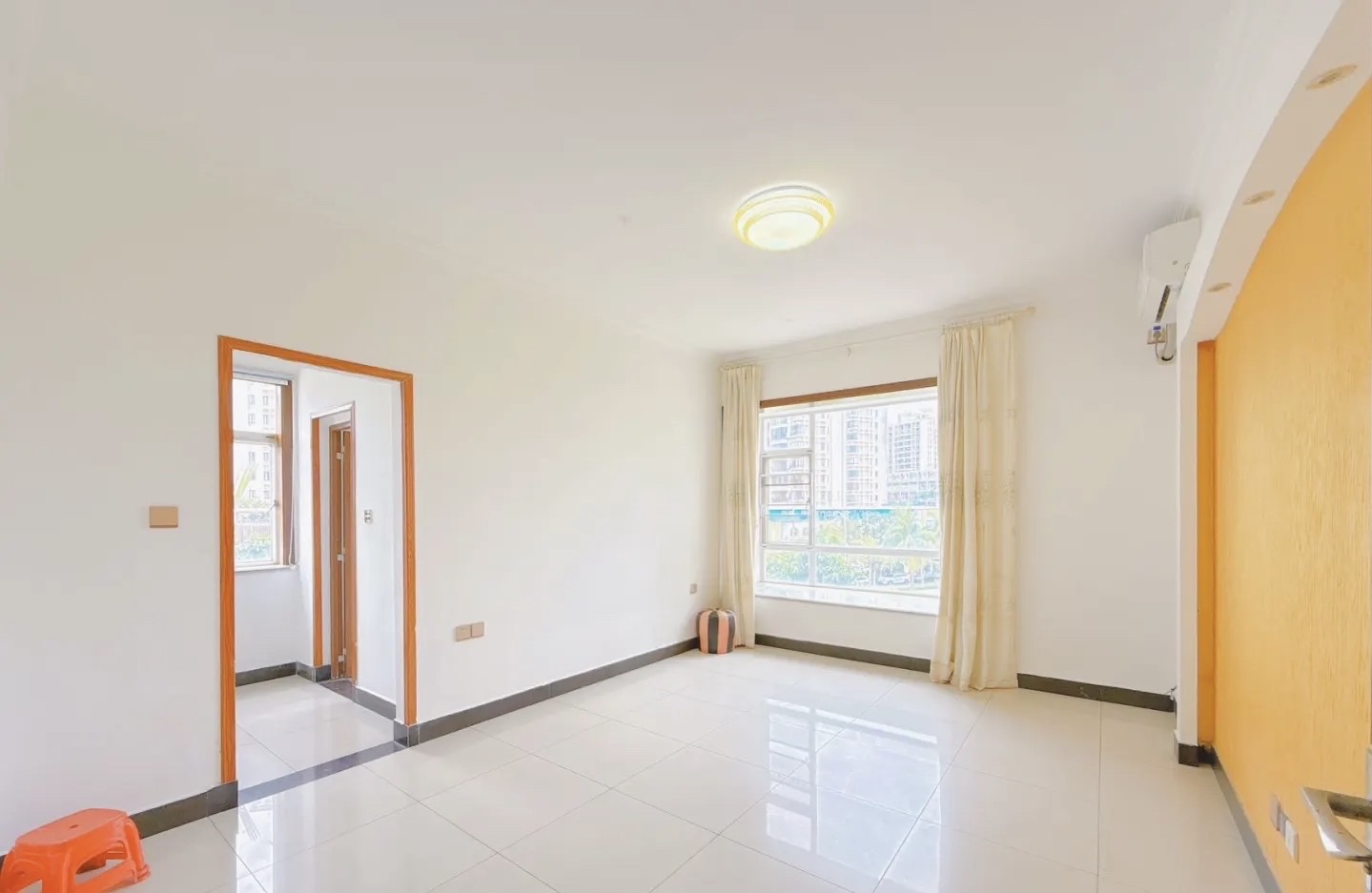 伊甸家园 4室2厅2卫 3600.0元/月 伊甸家园 4室2厅2卫 3600.0元/月室内图