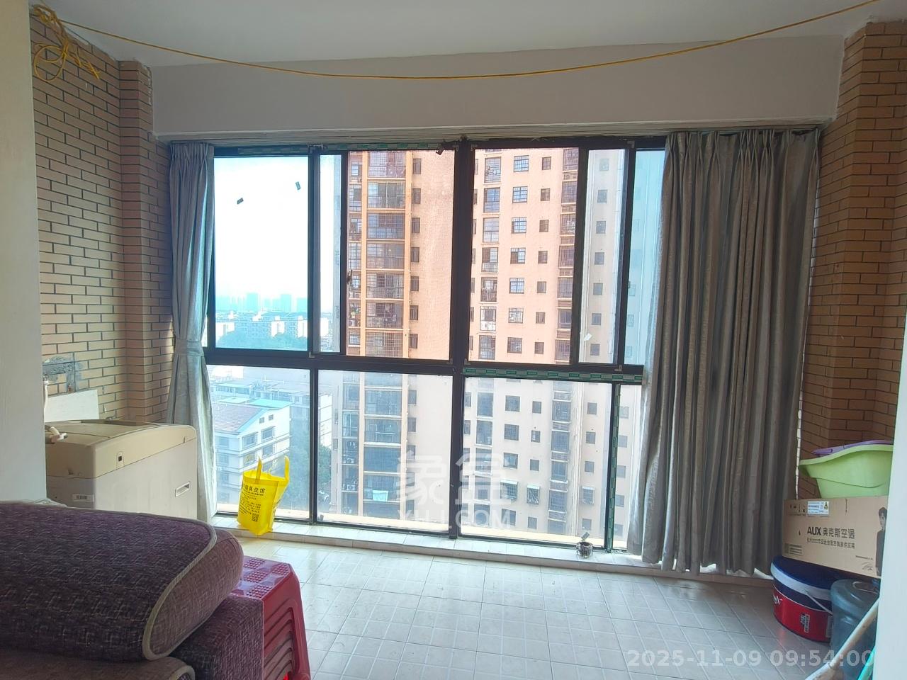 三景华御  2室2厅1卫    1800.0元/月室内图