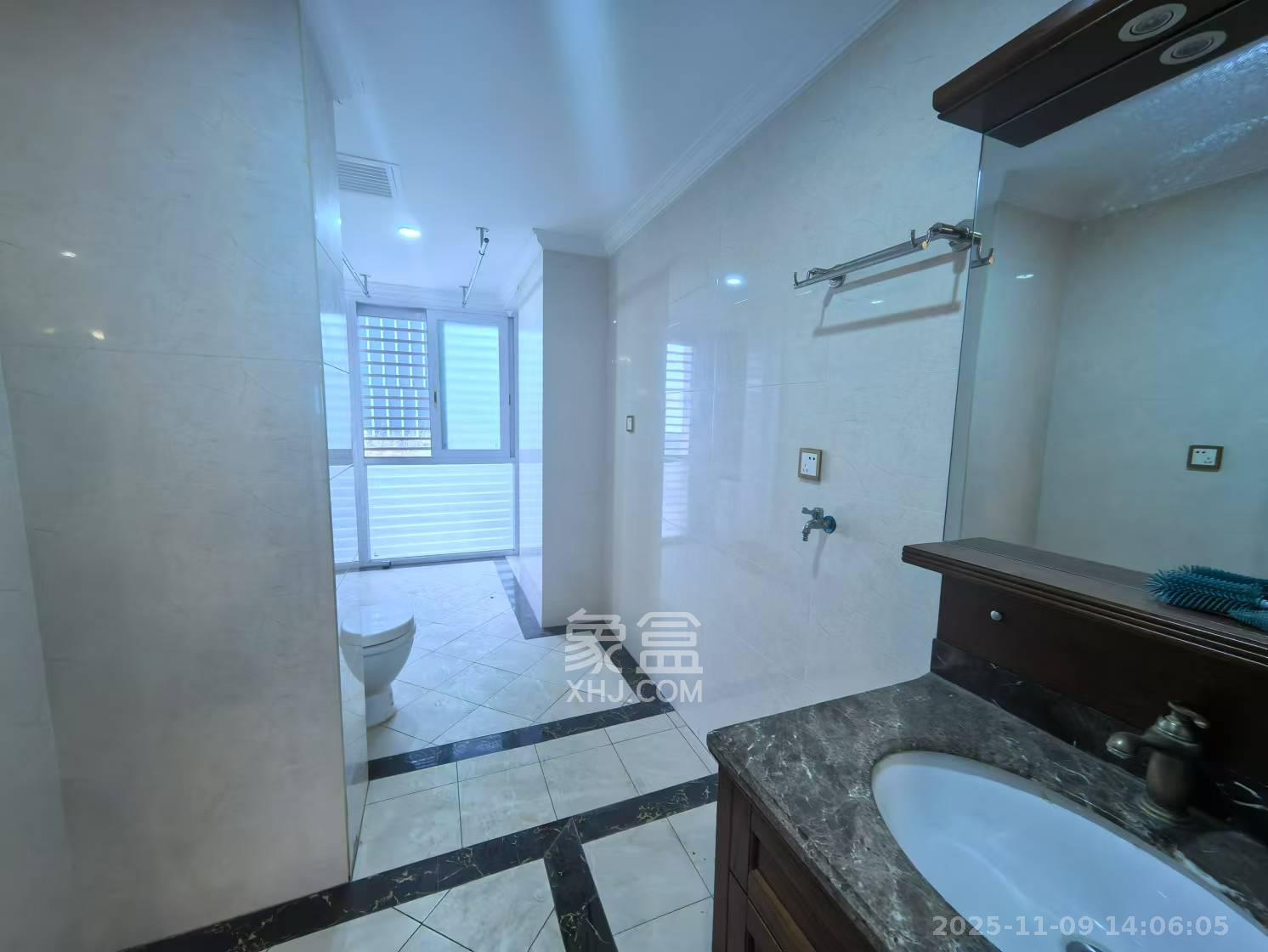 万达公馆  4室2厅3卫    10000.0元/月室内图