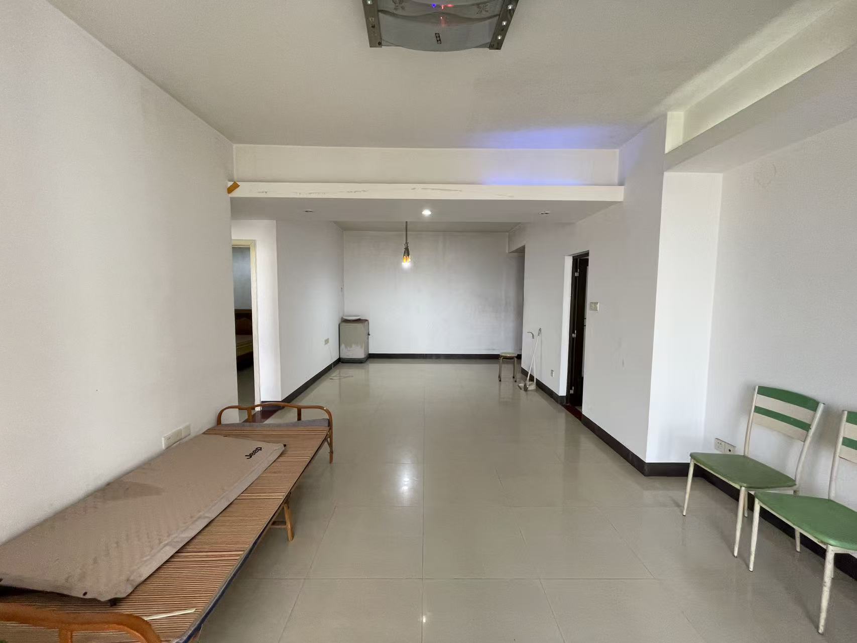 南滨骏园  2室2厅1卫    2500.0元/月