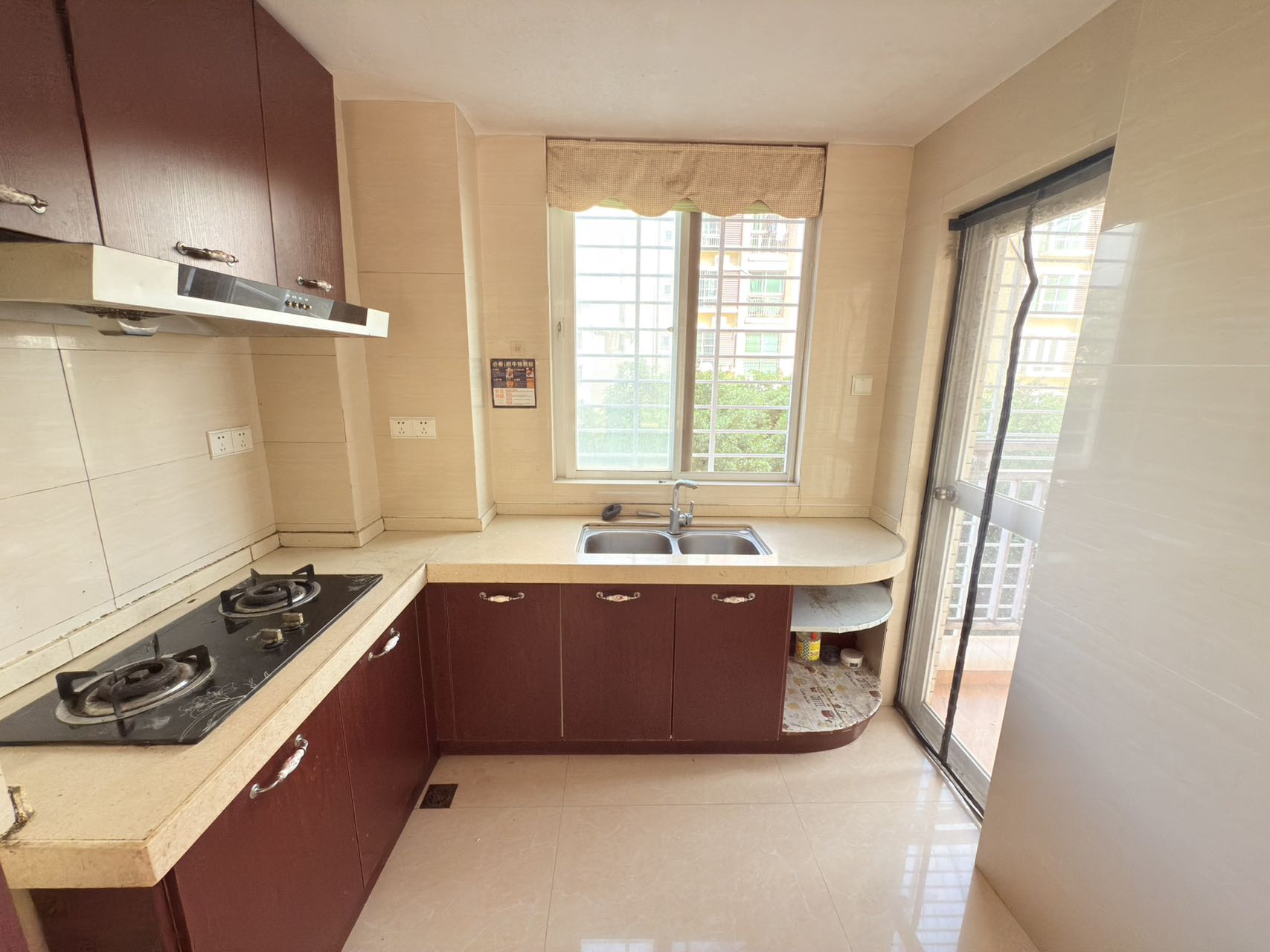 天上人间 3室2厅2卫 3000.0元/月 天上人间 3室2厅2卫 3000.0元/月室内图