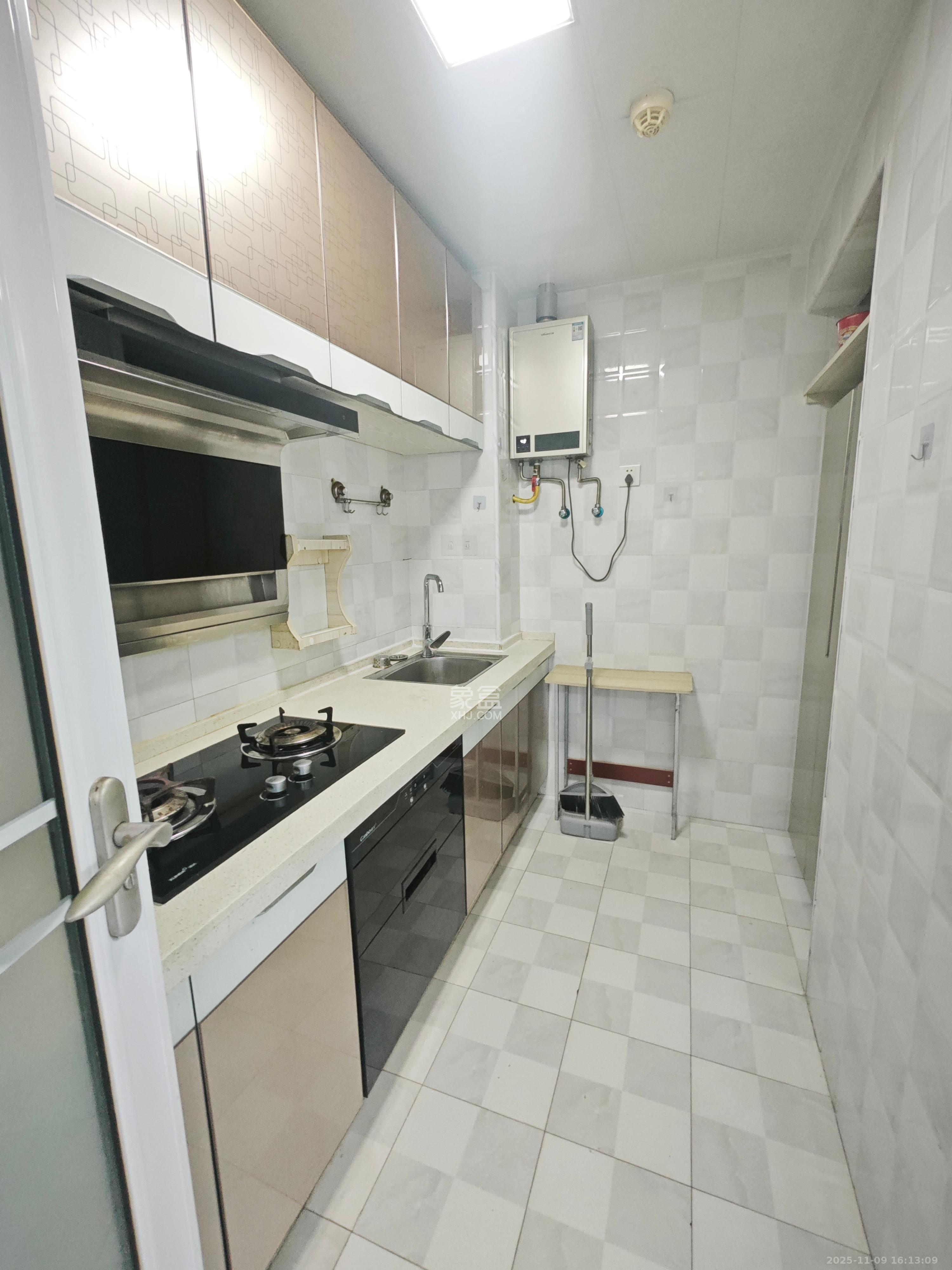 天鸿天府(天鸿中央大院) 2室1厅1卫 1800.0元/月 天鸿天府(天鸿中央大院) 2室1厅1卫 1800.0元/月室内图